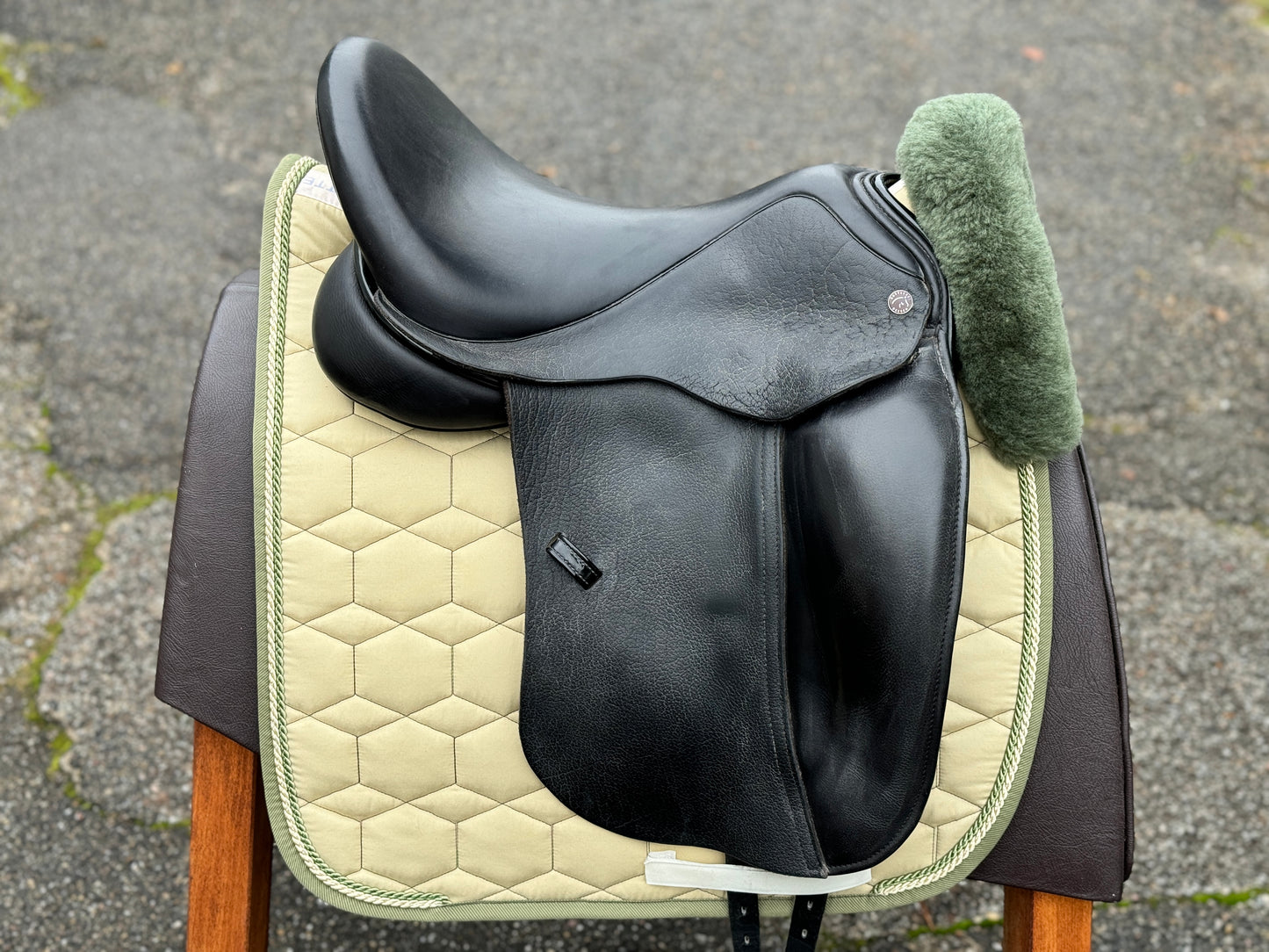 #K63 Dresch XT Silla de doma plana con velcro de 17,5 pulgadas de 2022