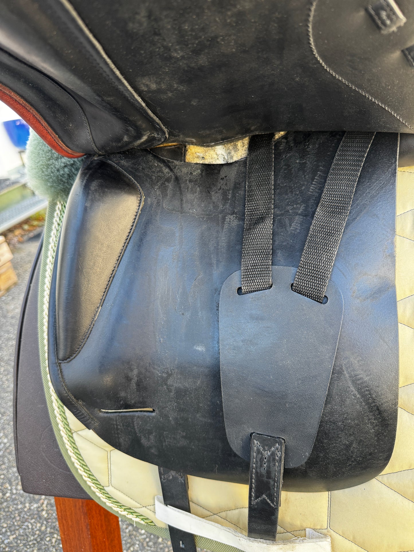 #147 Cobra Dressursattel 17,5 Zoll mit LHI doubliert