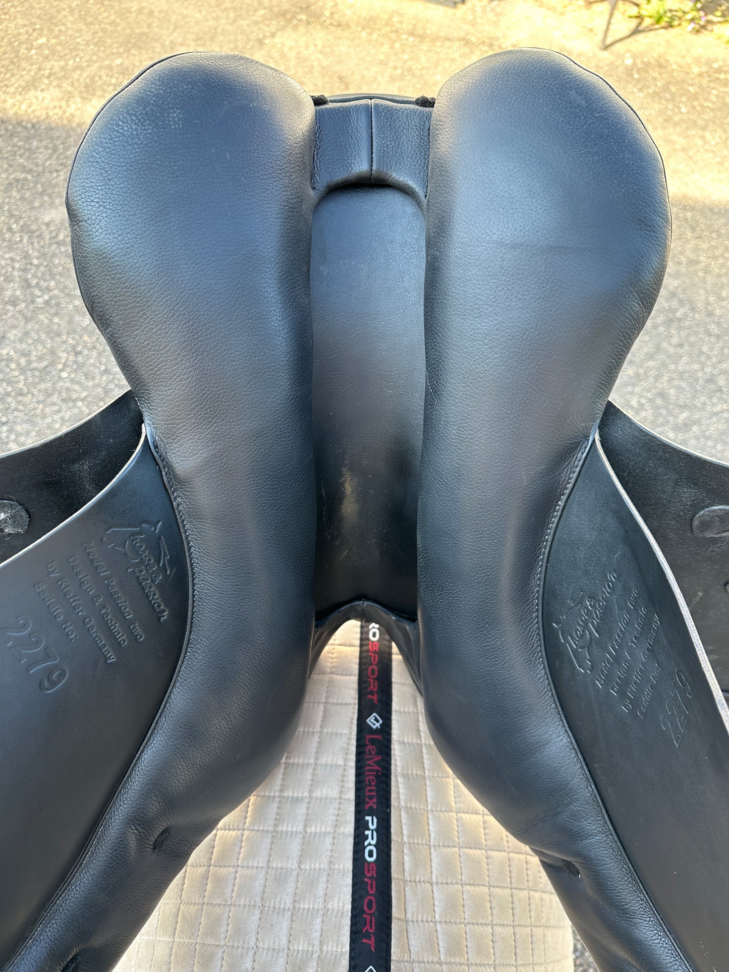 Horse & Passion All-purpose saddle VS by Kieffer seat size 1 17 17.5