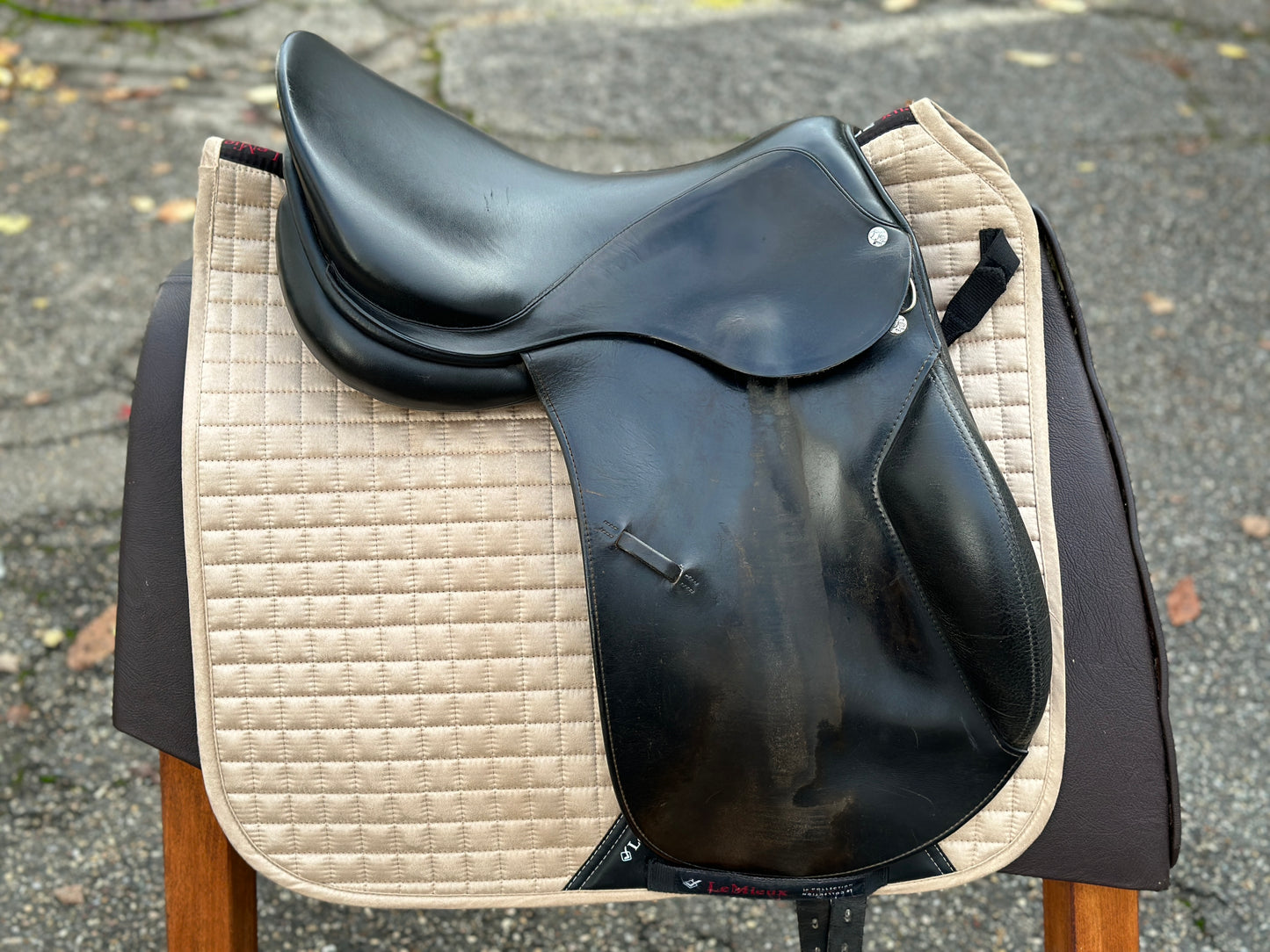 Röösli Free Mono Dressursattel VSD 17 Zoll