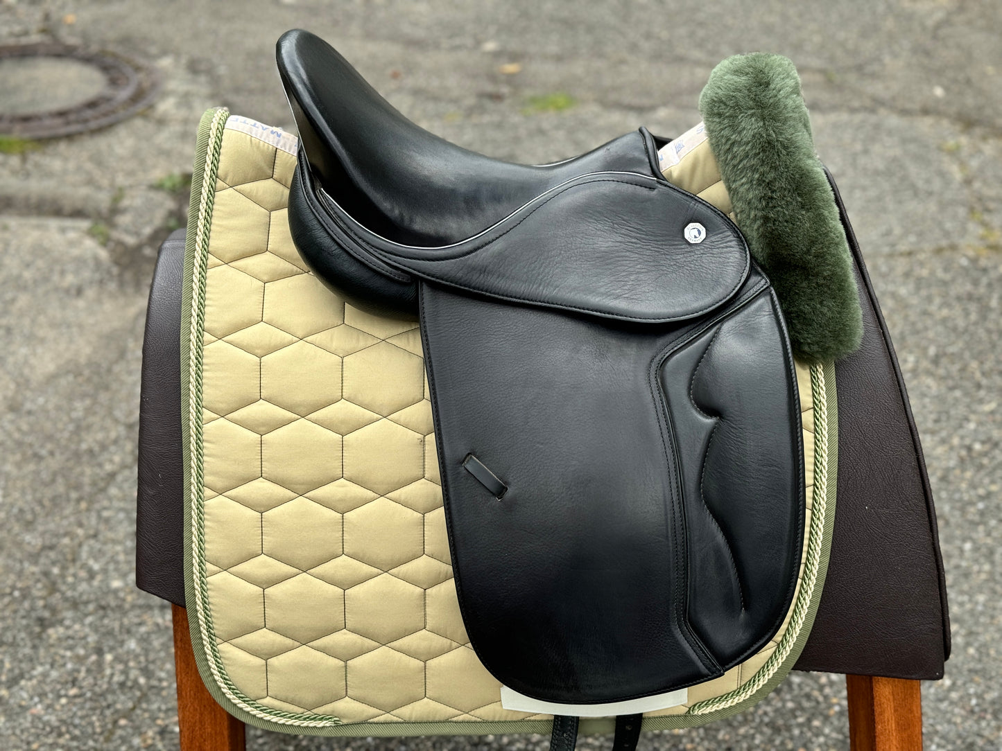 #5 Butterfly Claudia Dressursattel 17 Zoll HTF neuwertig