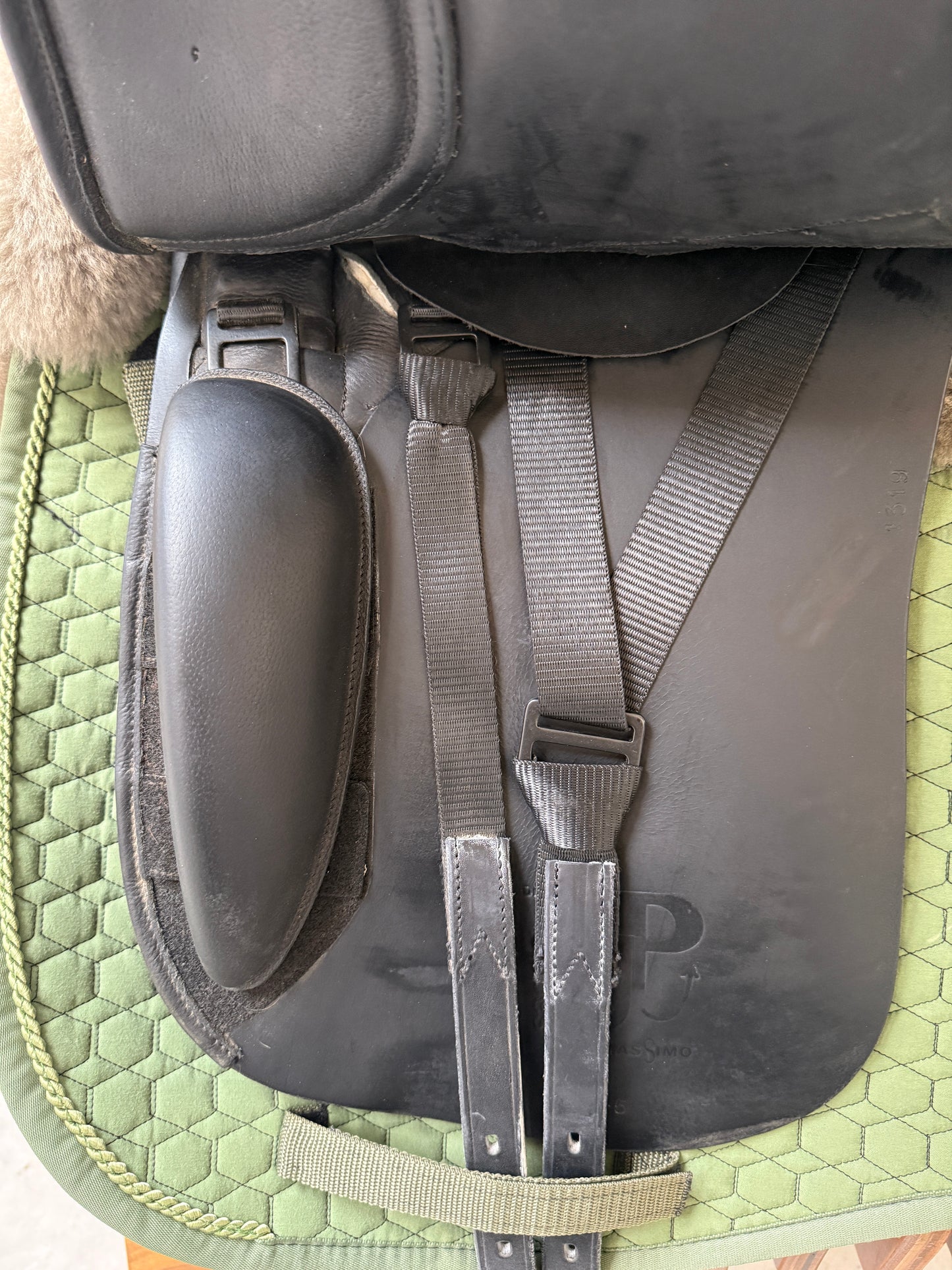 Massimo Saddle UP Dressursattel 17,5 Zoll 34