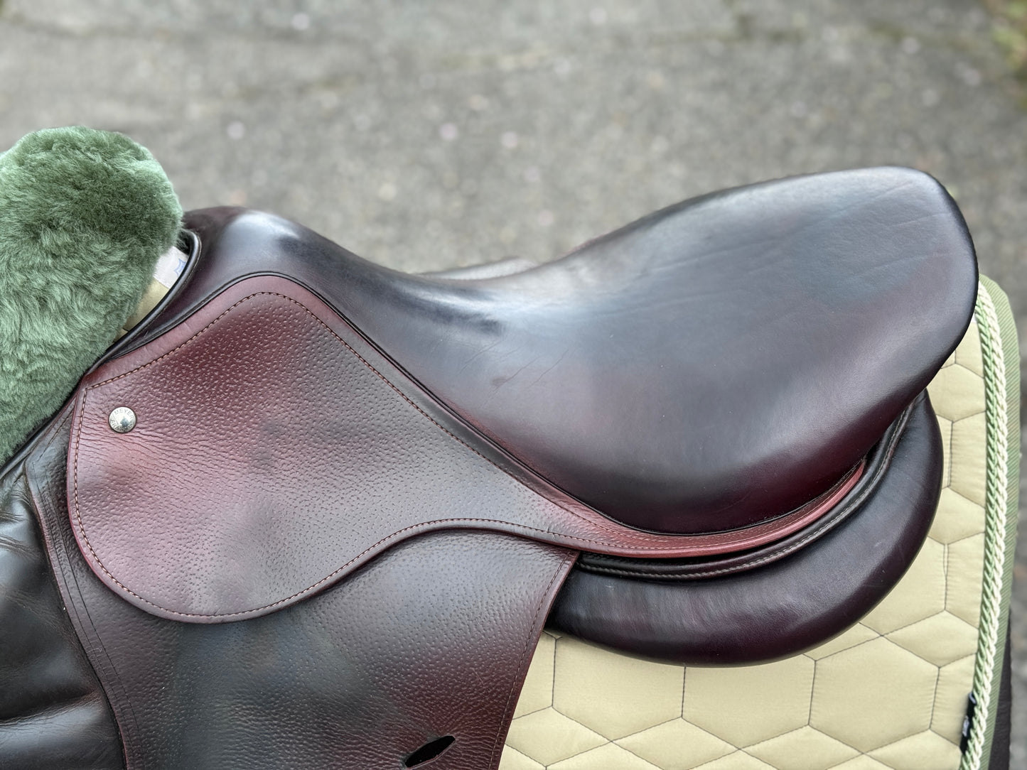 Meyer Mistral jumping saddle 18 inch brown