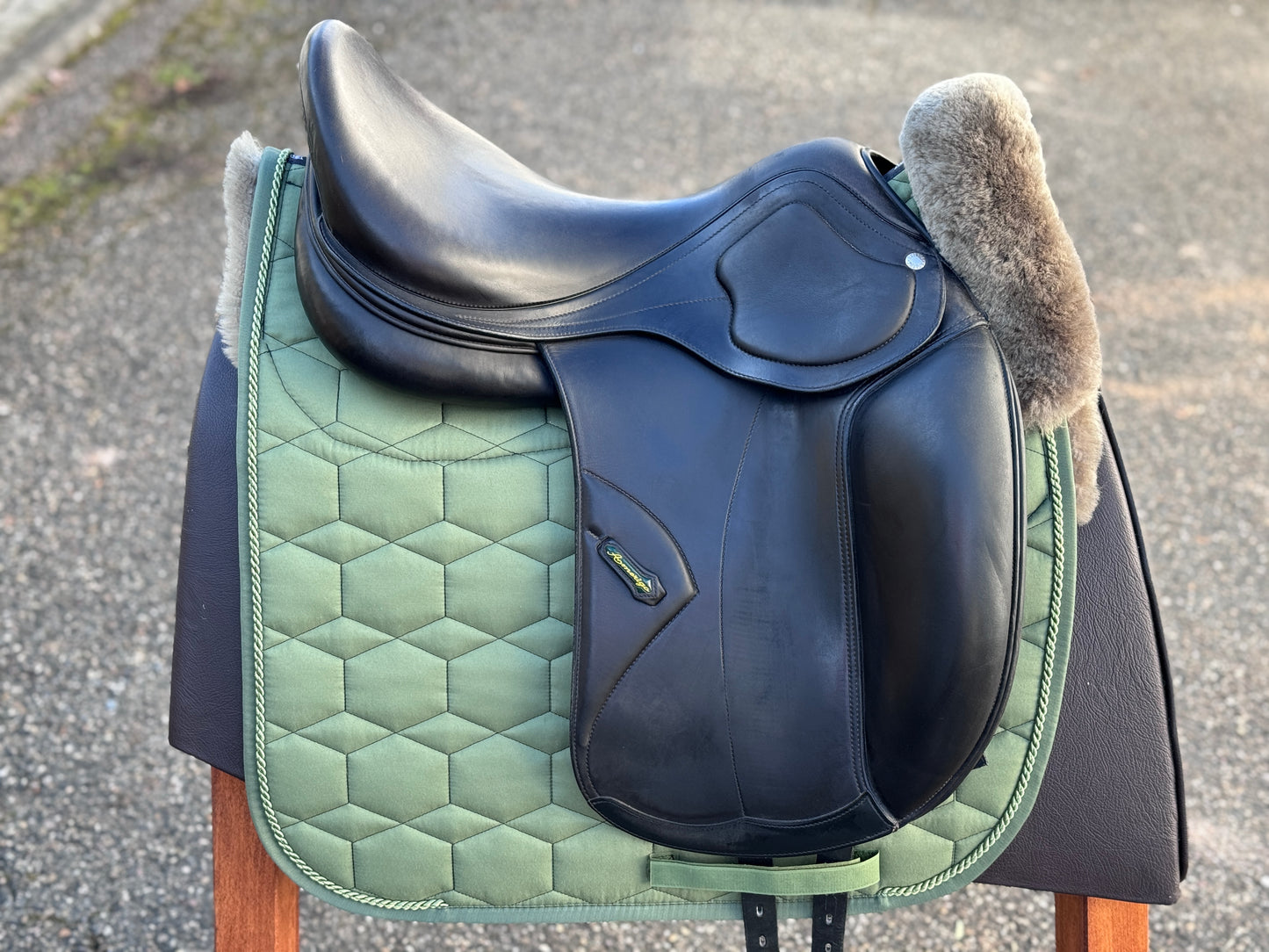 Amerigo Classic Dressage Pinerolo Dressursattel 17,5 Zoll
