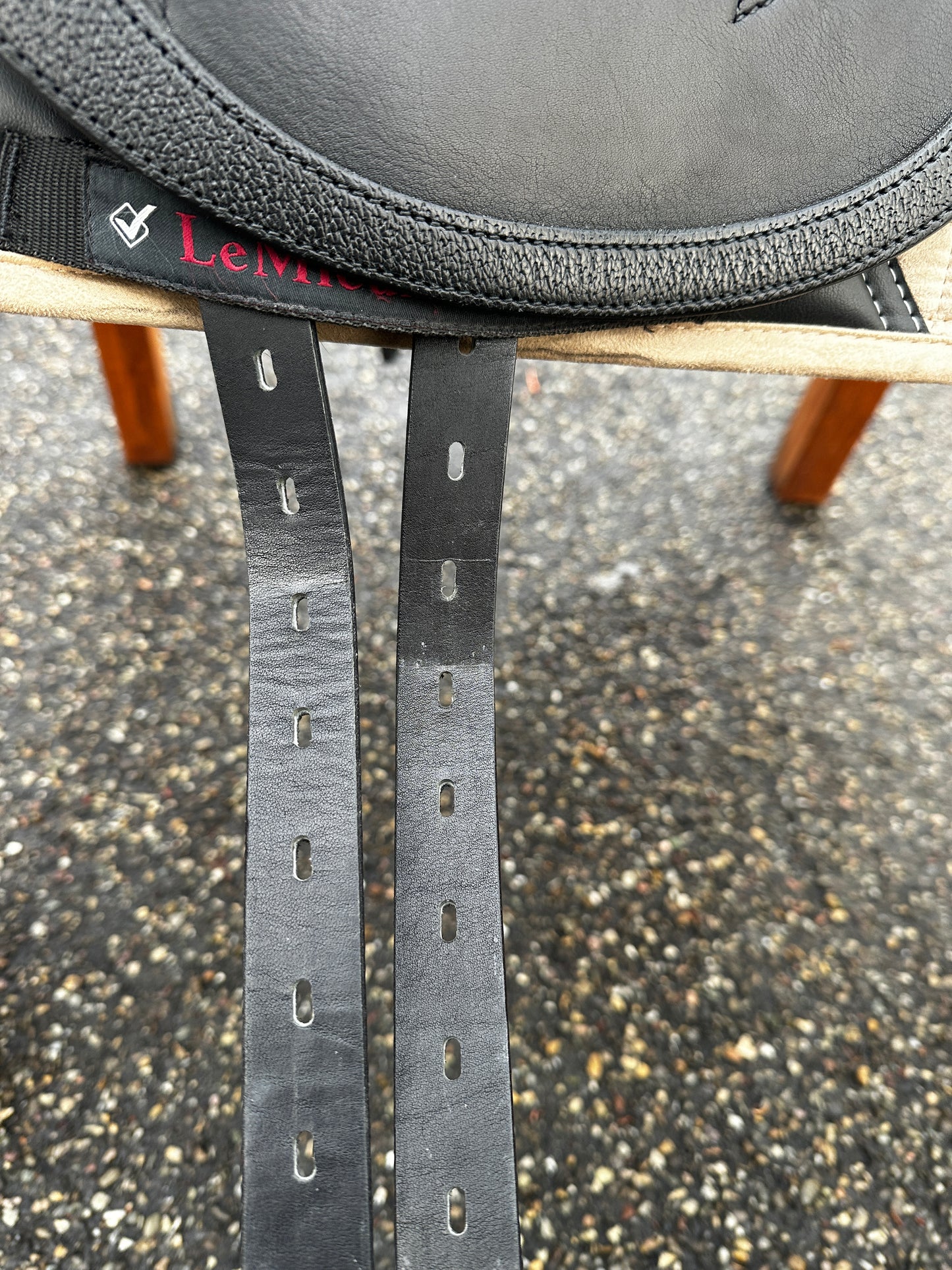 Selleria Equipe Olympia Monoblatt Dressursattel 17,5 fast NEU