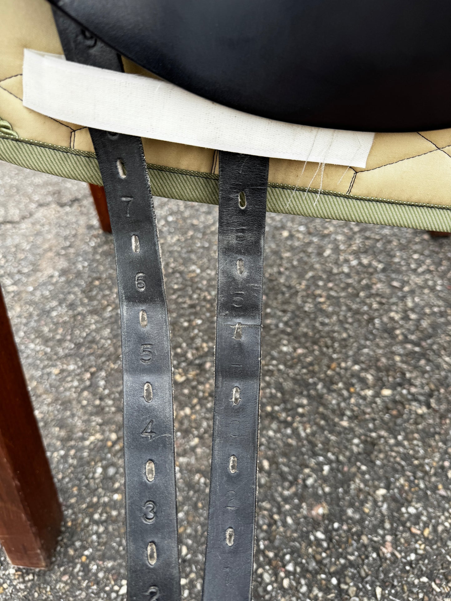 #138 Prestige Milano Dressursattel 18 Zoll 32 +2 Kissen