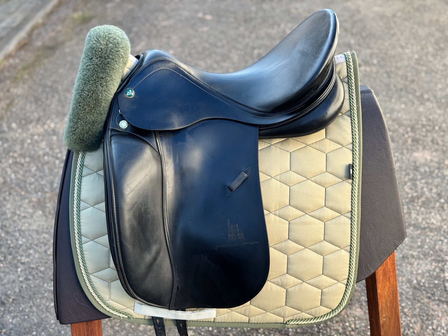 #87 Prestige Modena Dressursattel 17 Zoll 33