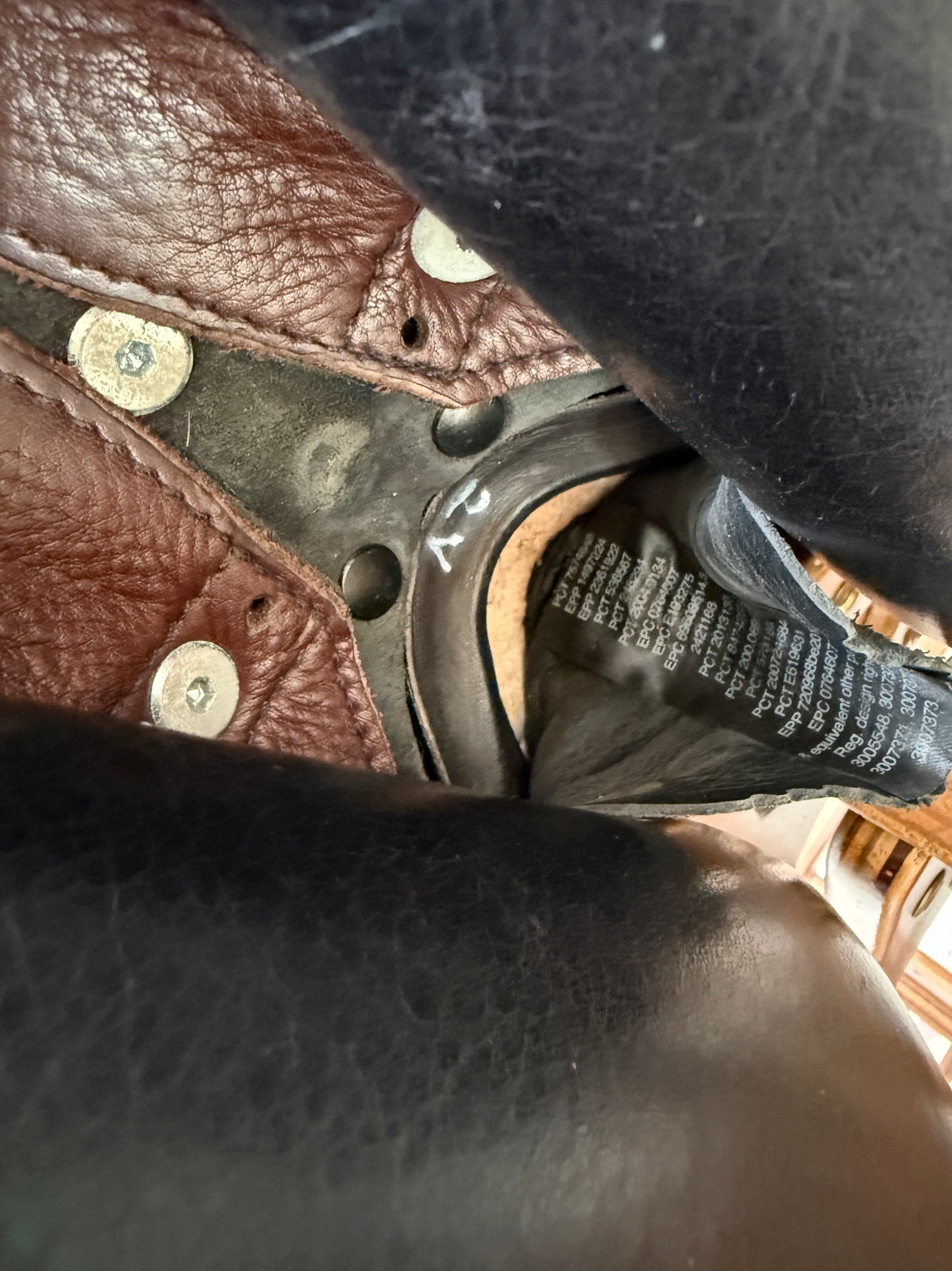 WOW Springsattel Eventingsattel 17,5 Zoll Monoblatt Luftkissen