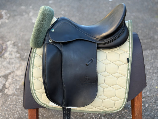 #160 Prestige Modena doubliert Dressursattel 17 Zoll 33 aus 2021
