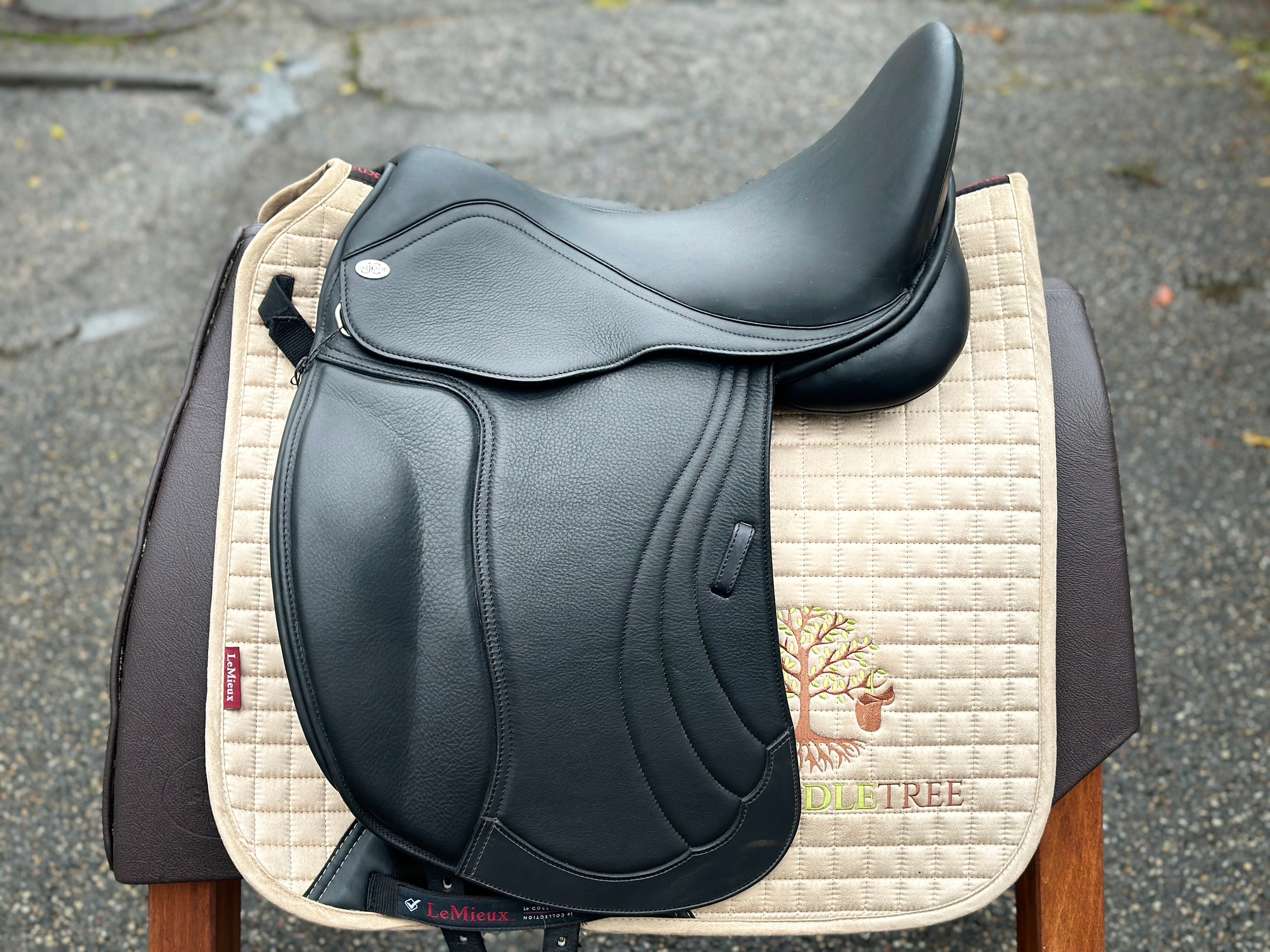 Jorge Canaves Flores Dressursattel NEU Saddletree jorge-canaves-flores-dressursattel-neu-saddletree
