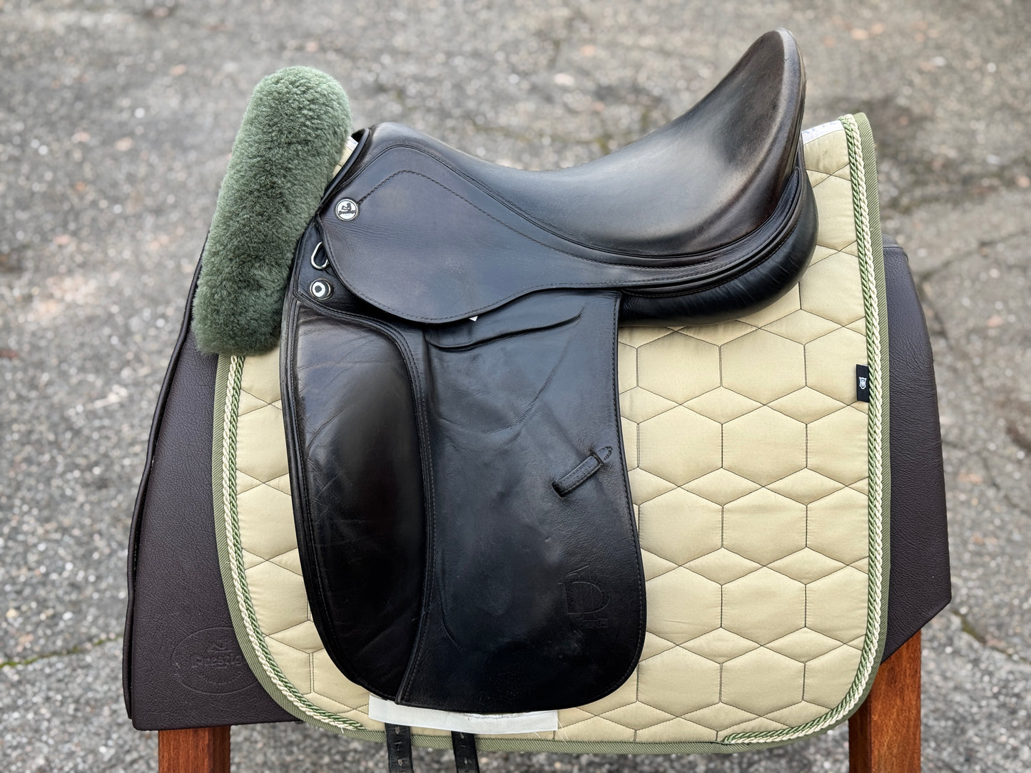 #70 Prestige D1 Dressursattel 17 Zoll M