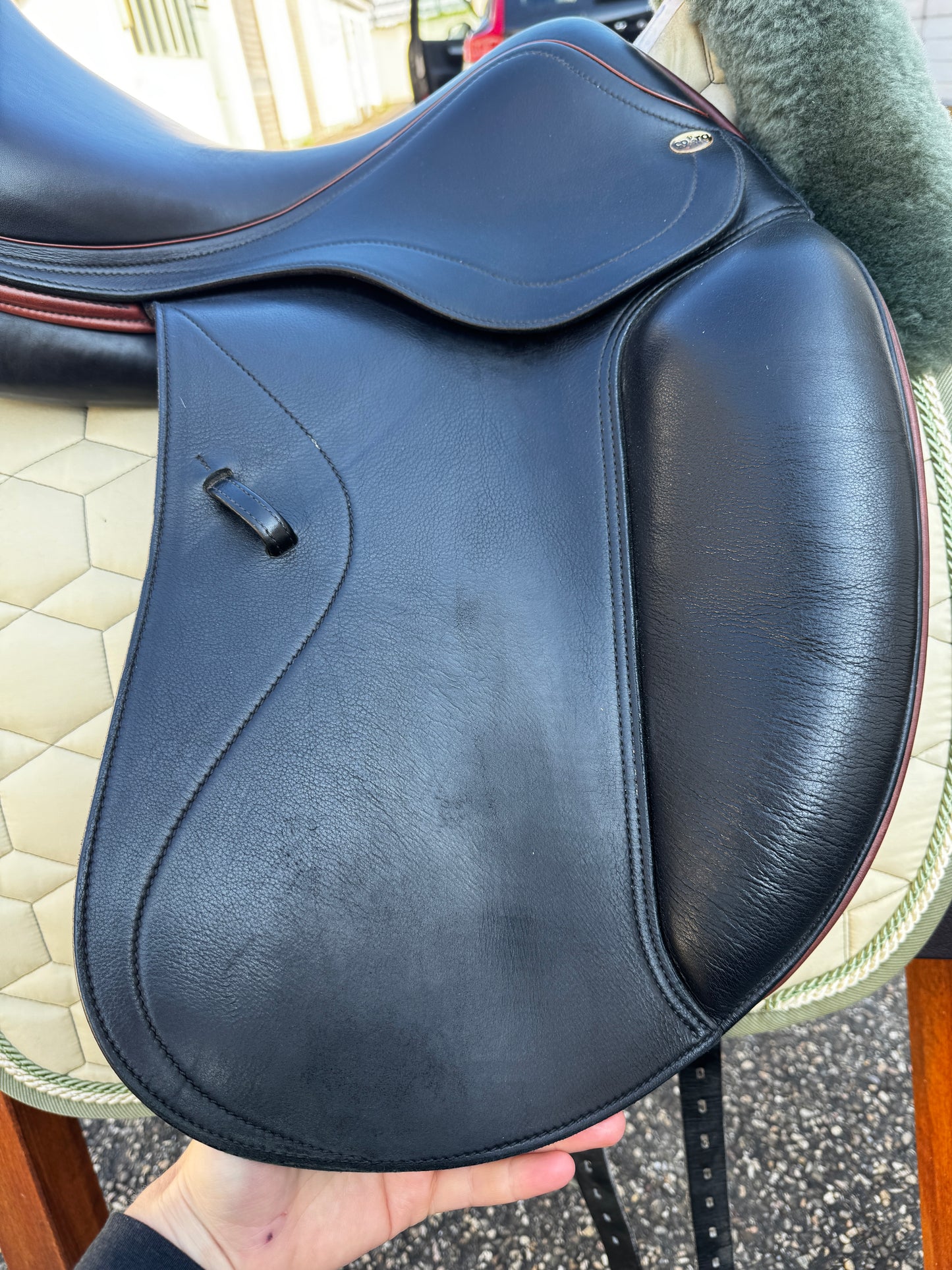 #147 Cobra Dressursattel 17,5 Zoll mit LHI doubliert