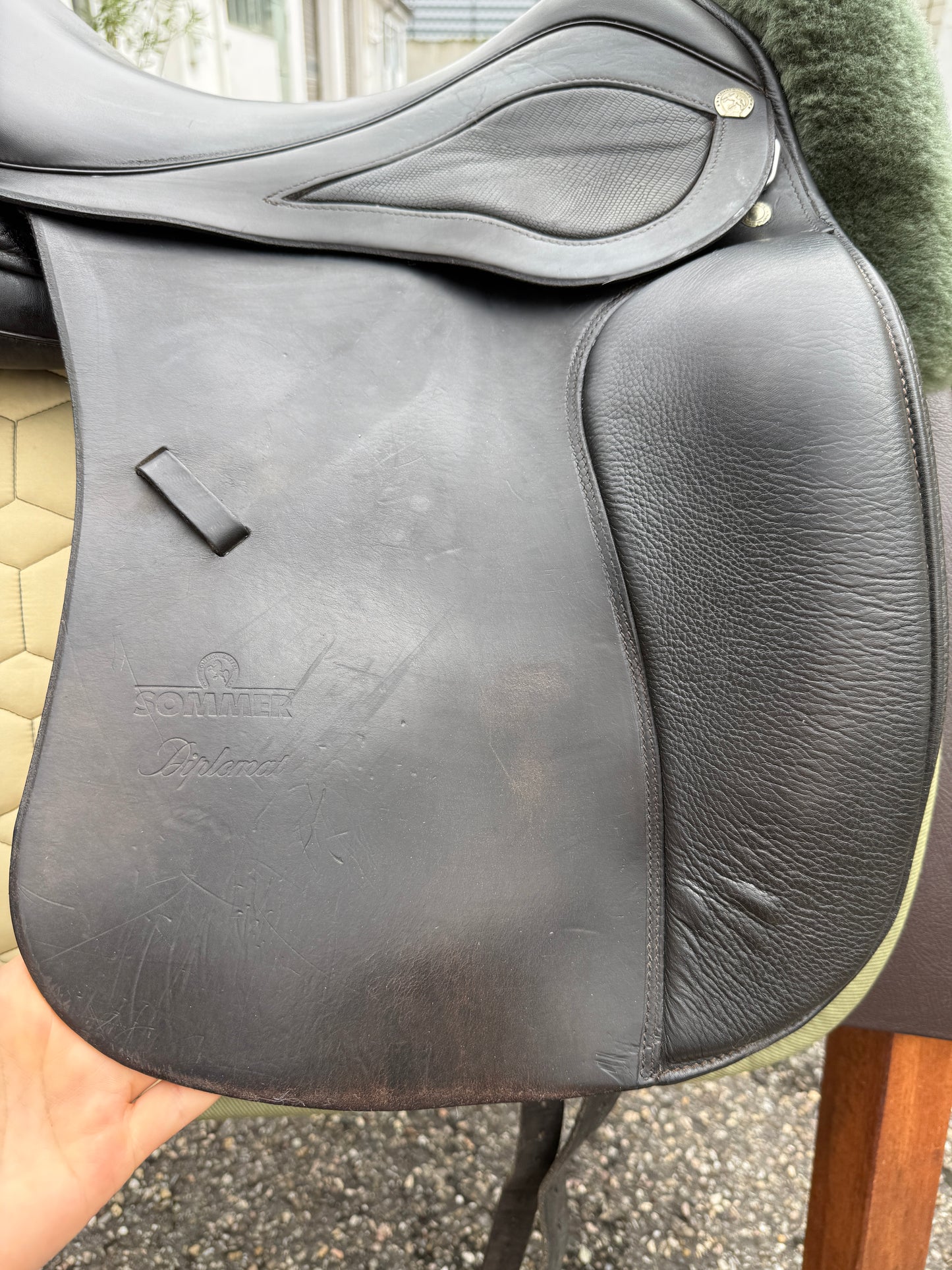 #172 Sommer Diplomat Dressursattel 18 Zoll Protection Kissen schwarz kurzes Blatt