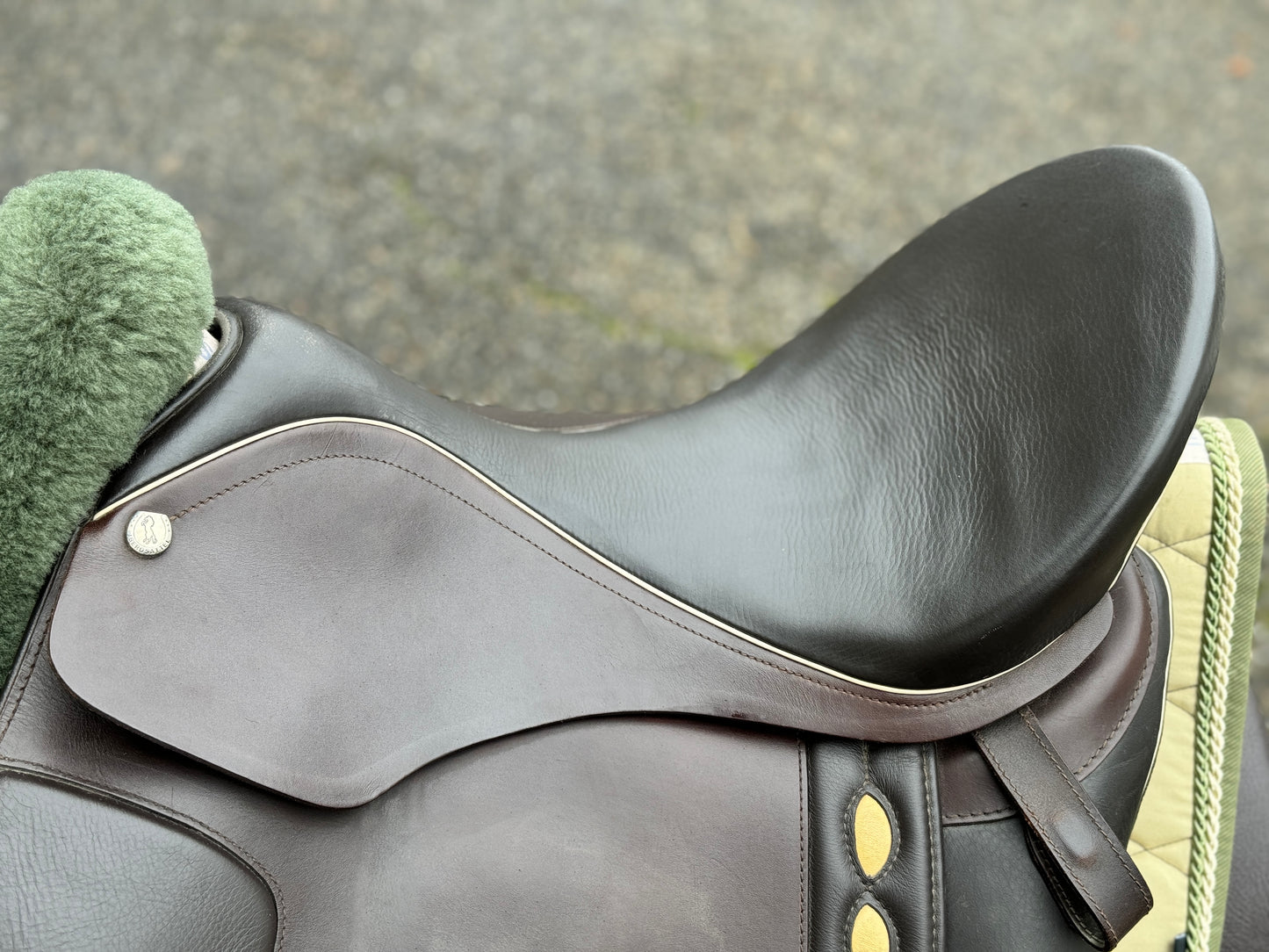 #52 Iberosaddle Sevilla Classic Silla de montar Barroca 18 pulgadas marrón