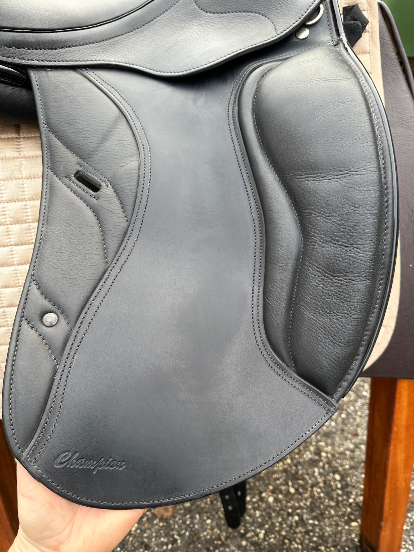 Horse Star Champion Dressursattel 17 Zoll wie NEU aus 2022