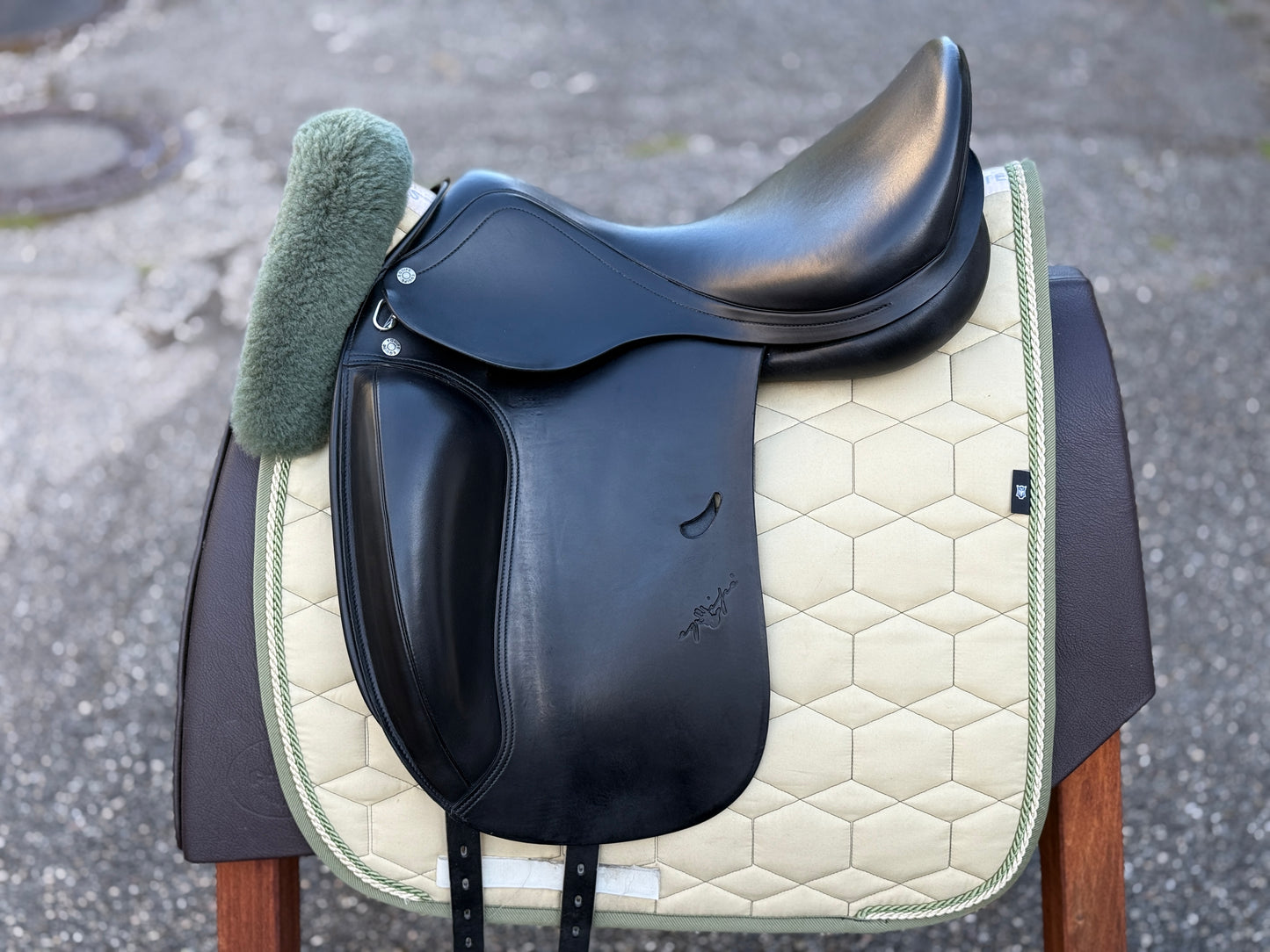 #K162 Selleria Equipe Emporio Dressursattel 18 Zoll - fast NEU