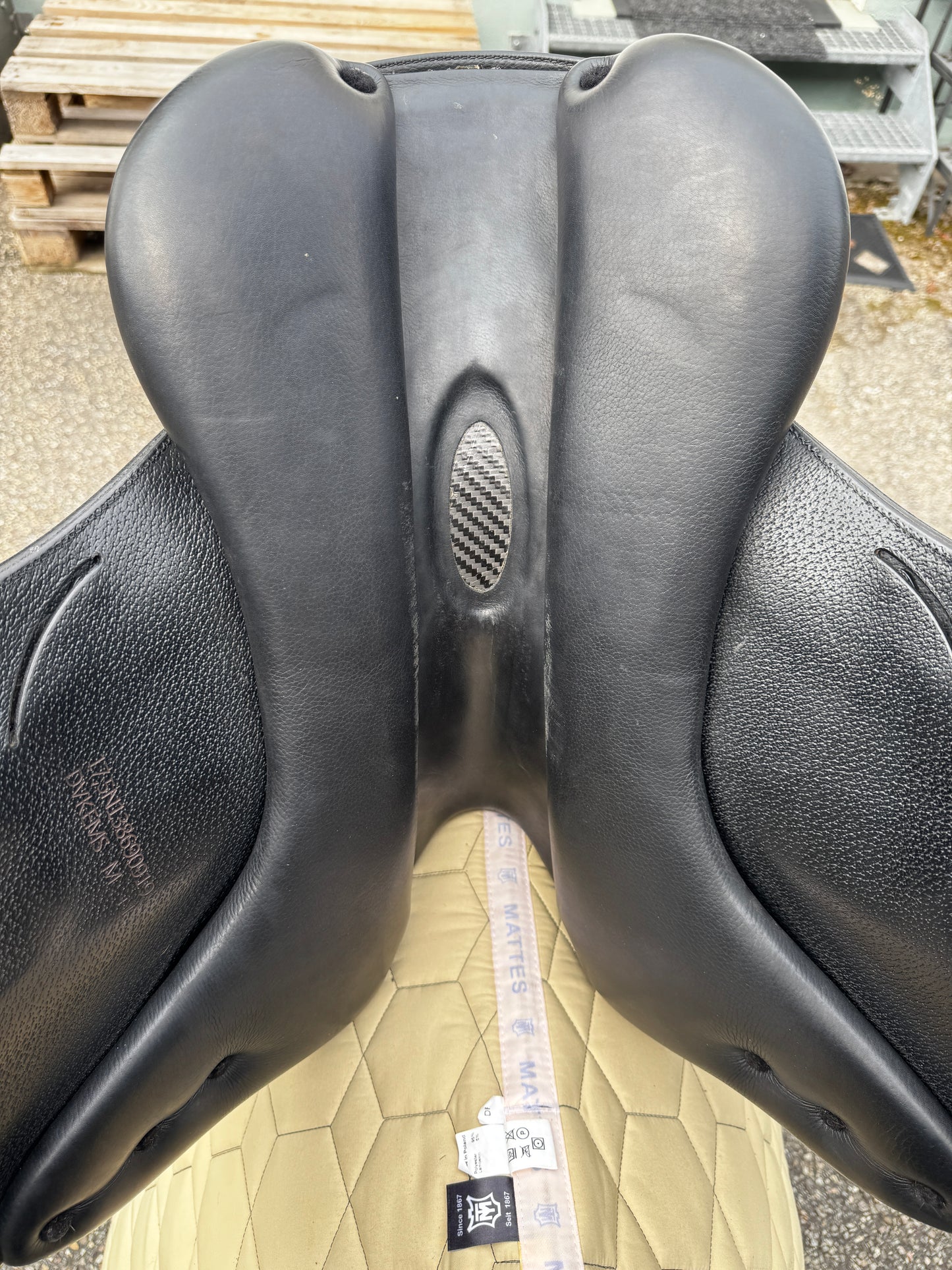#149 Selleria Equipe Viktoria Carbon Dressursattel 17,5 Zoll