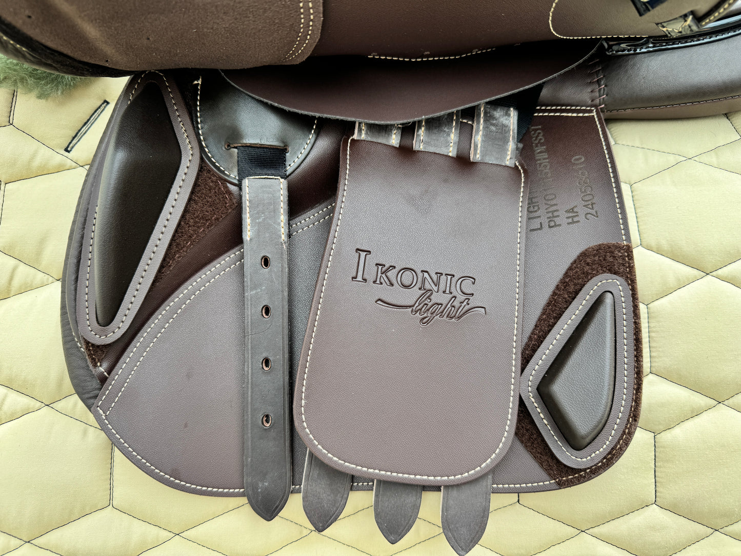 Ikonic Light Pony Jumping Saddle Hybrid NEW