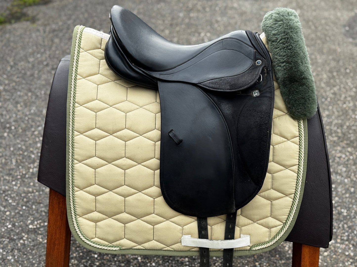 #K143 Stübben Laurus Dressursattel 15,5 Zoll Ponysattel
