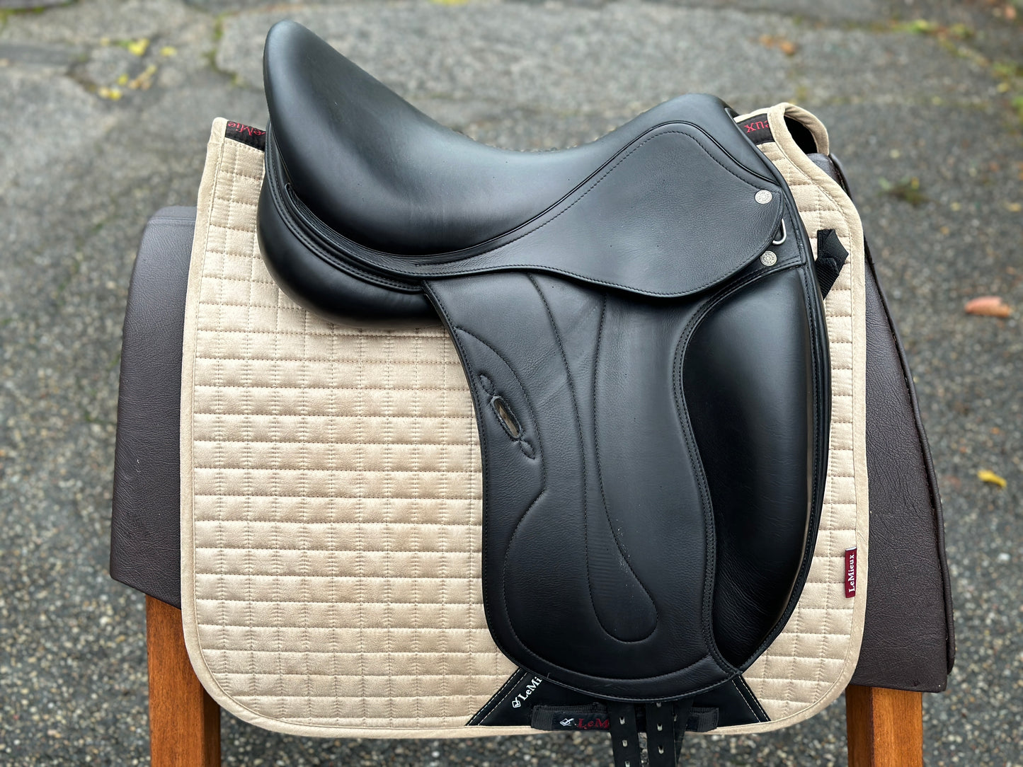 Selleria Equipe Oracle Special Dressursattel 17,5 Zoll aus 2021