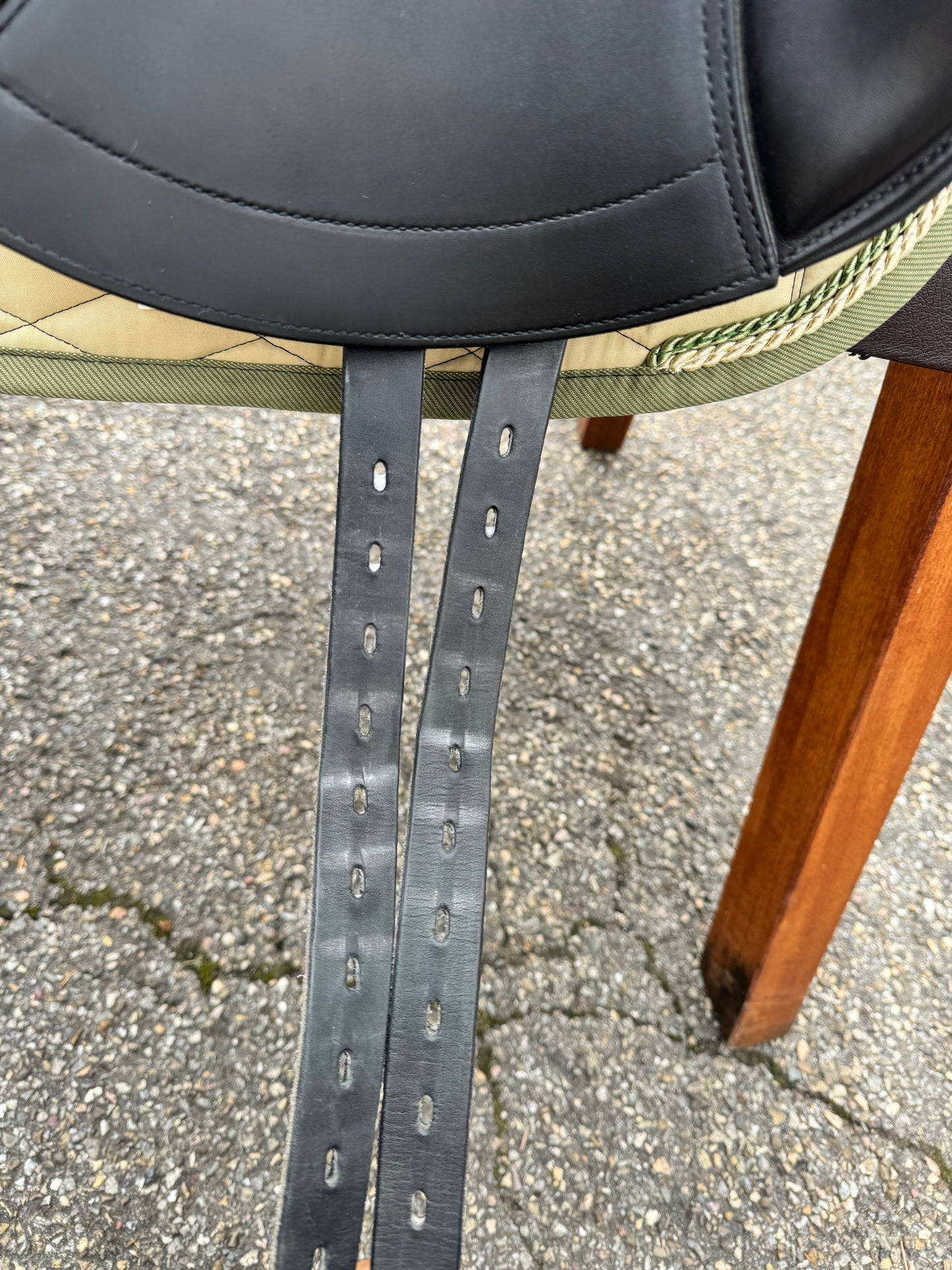 #K40 Silla de doma Erreplus Connect 17 pulgadas 34