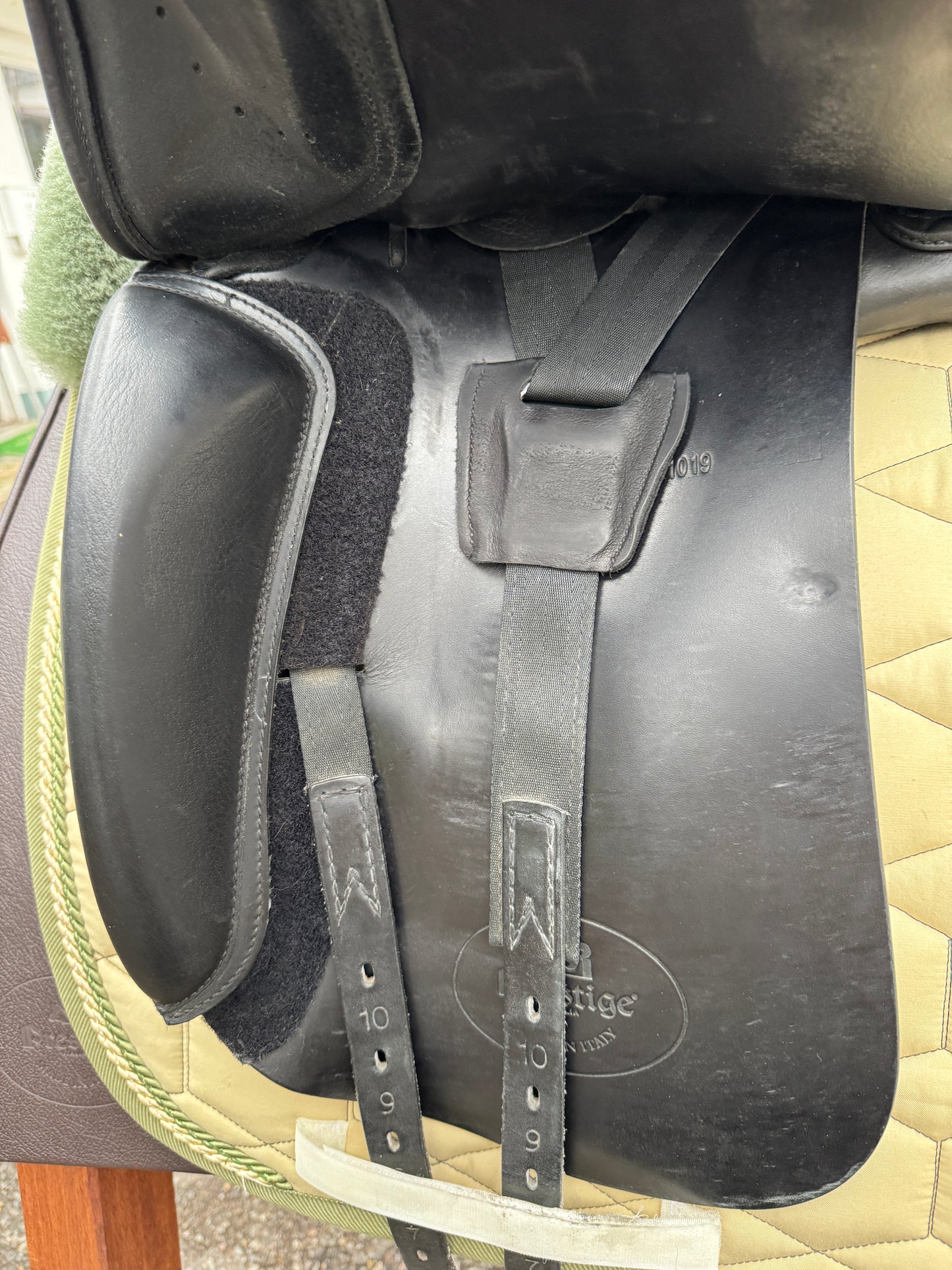 #95 Euroriding Emilio Dressursattel 17 Zoll 32