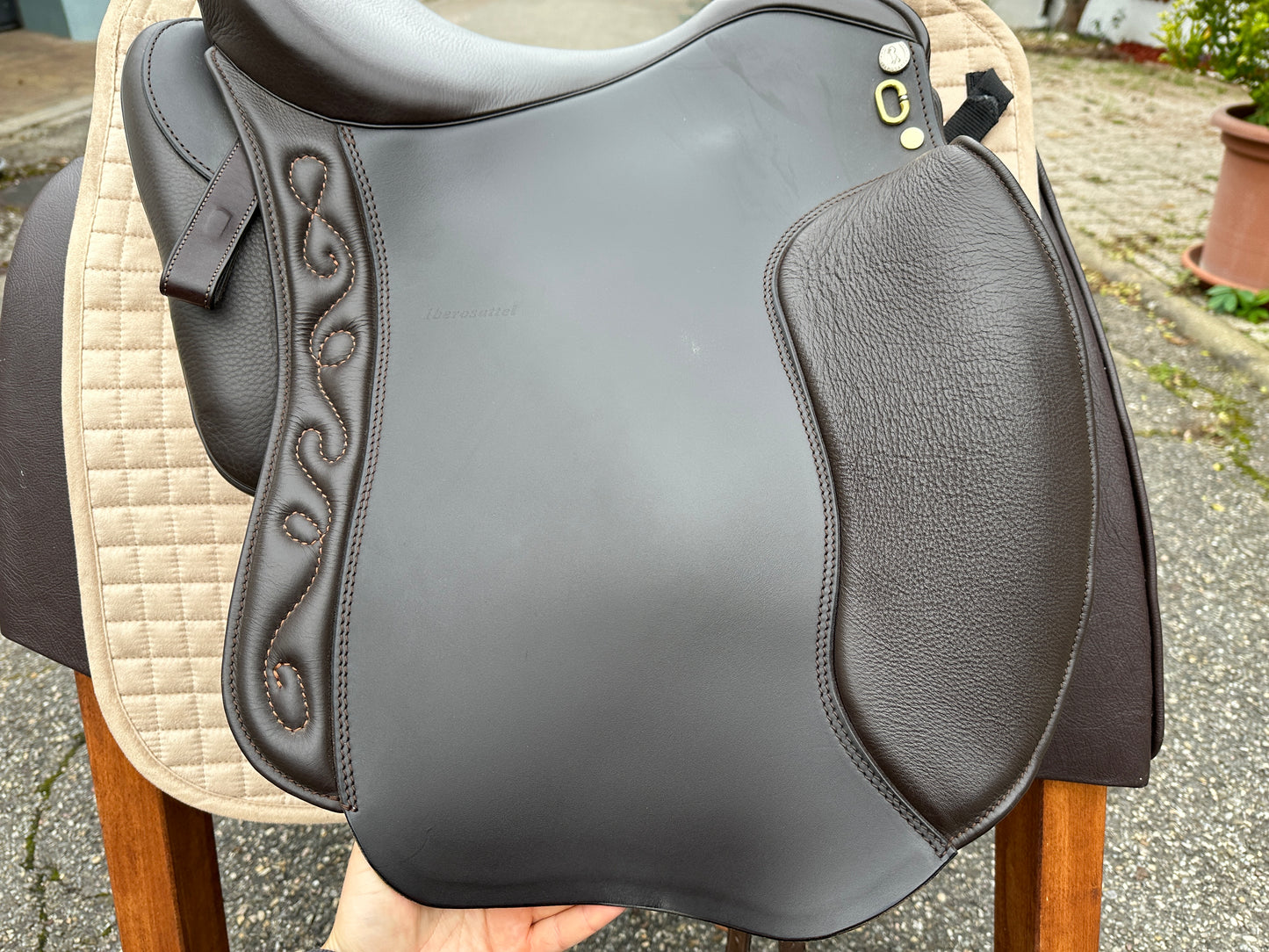 Iberosattel Dressage Andaluz Barocksattel 17,5 Zoll neuwertig braun