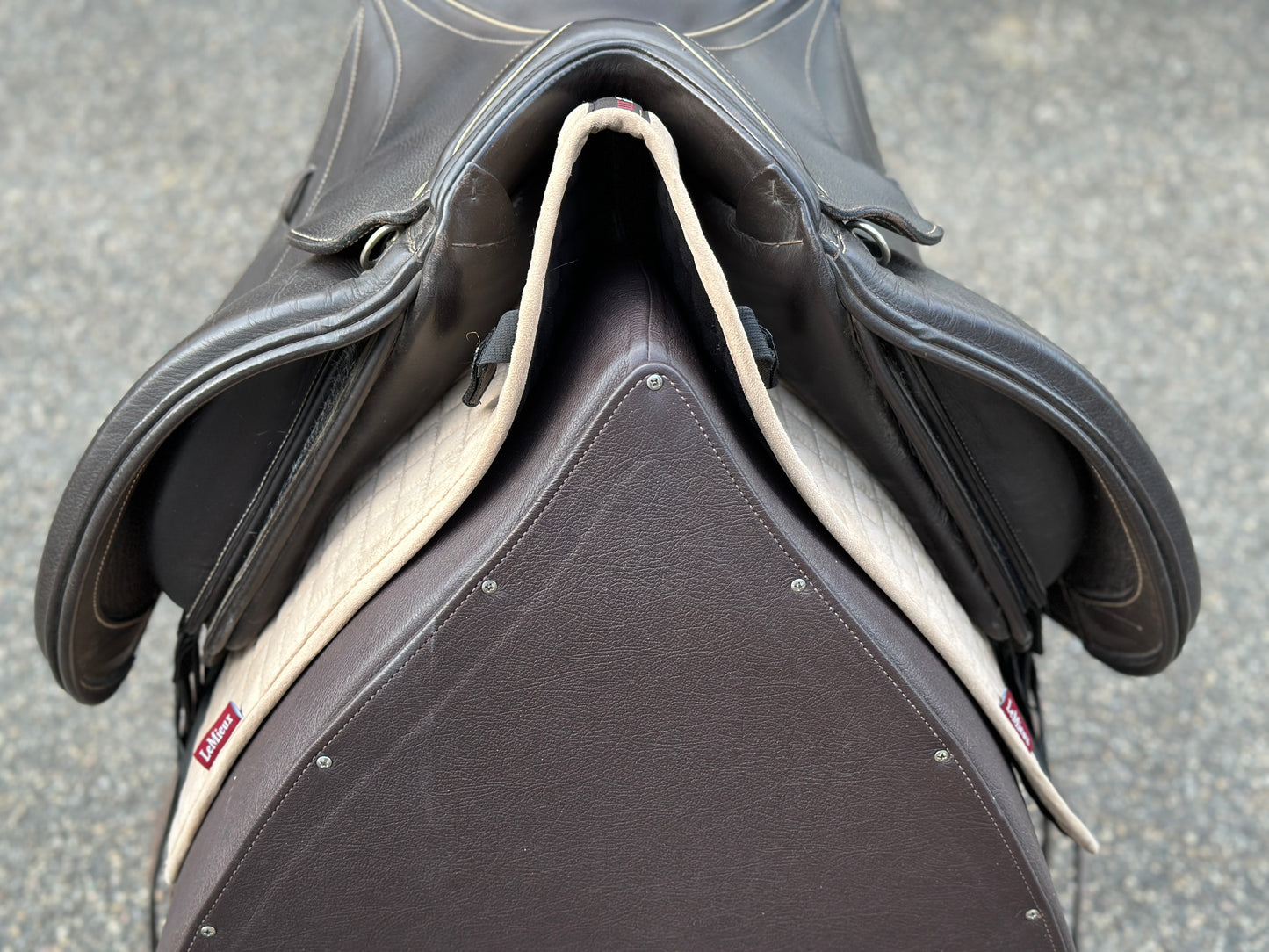 Schleese Bubi dressage saddle brown 17.5 inches