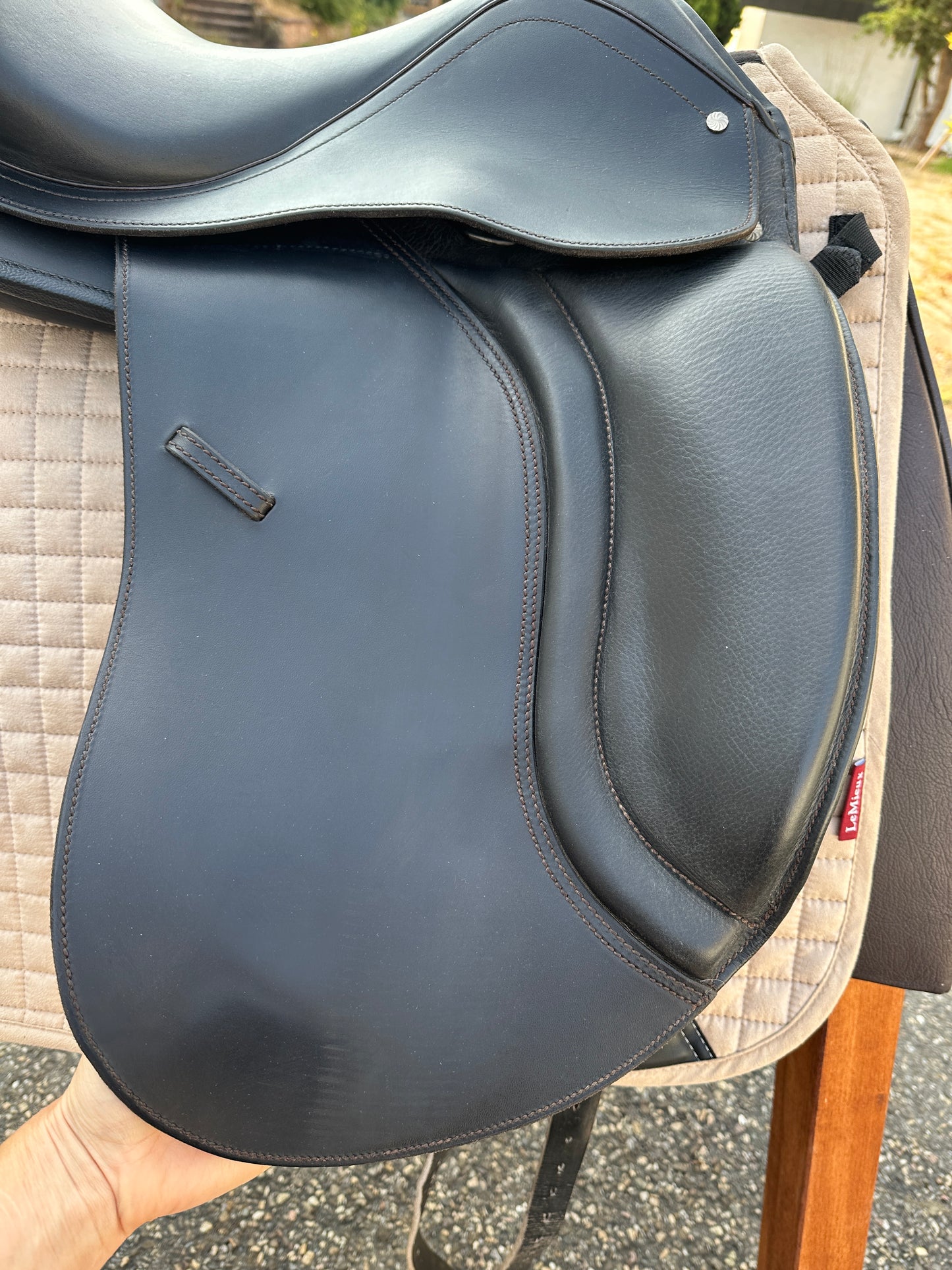 Sattelglück Dressursattel Viento 18 Zoll Lederbaum