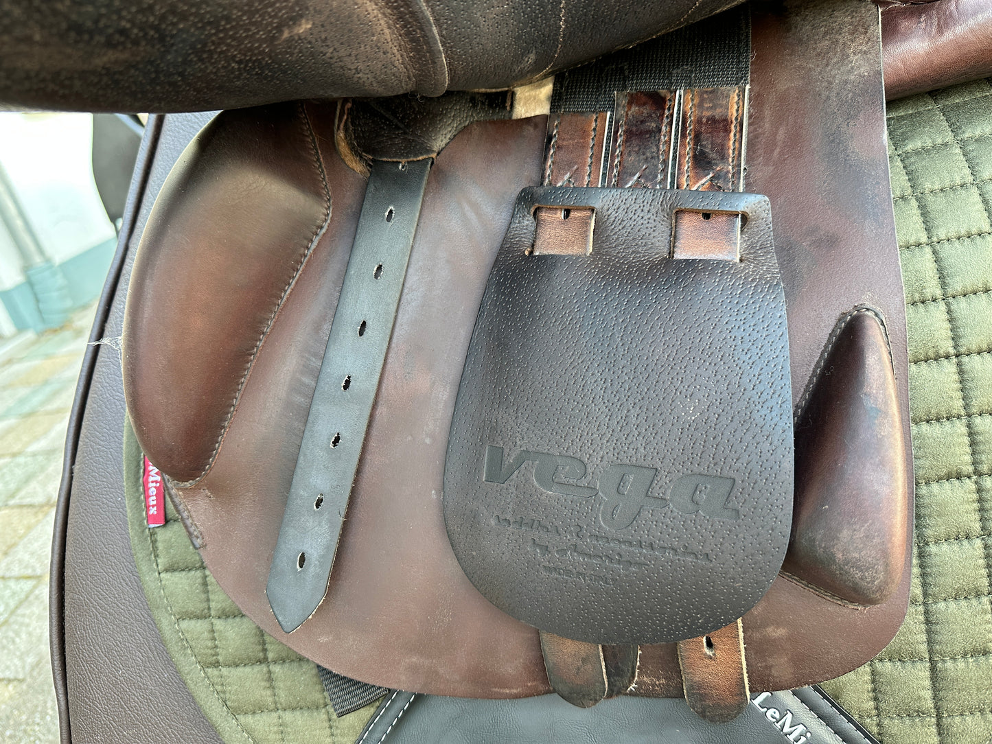 Amerigo Vega Spezial Springsattel braun 18 Zoll