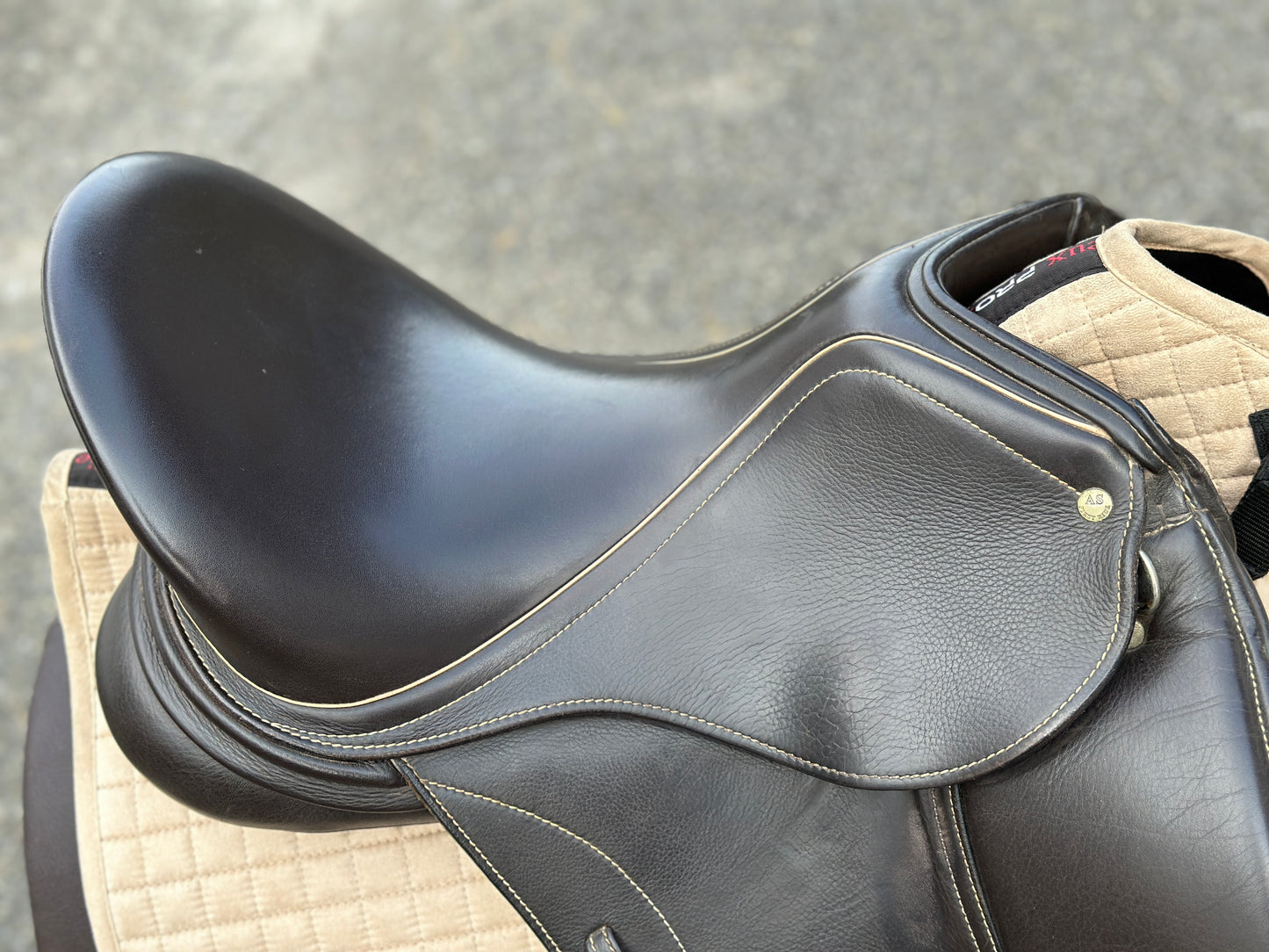 Schleese Bubi dressage saddle brown 17.5 inches