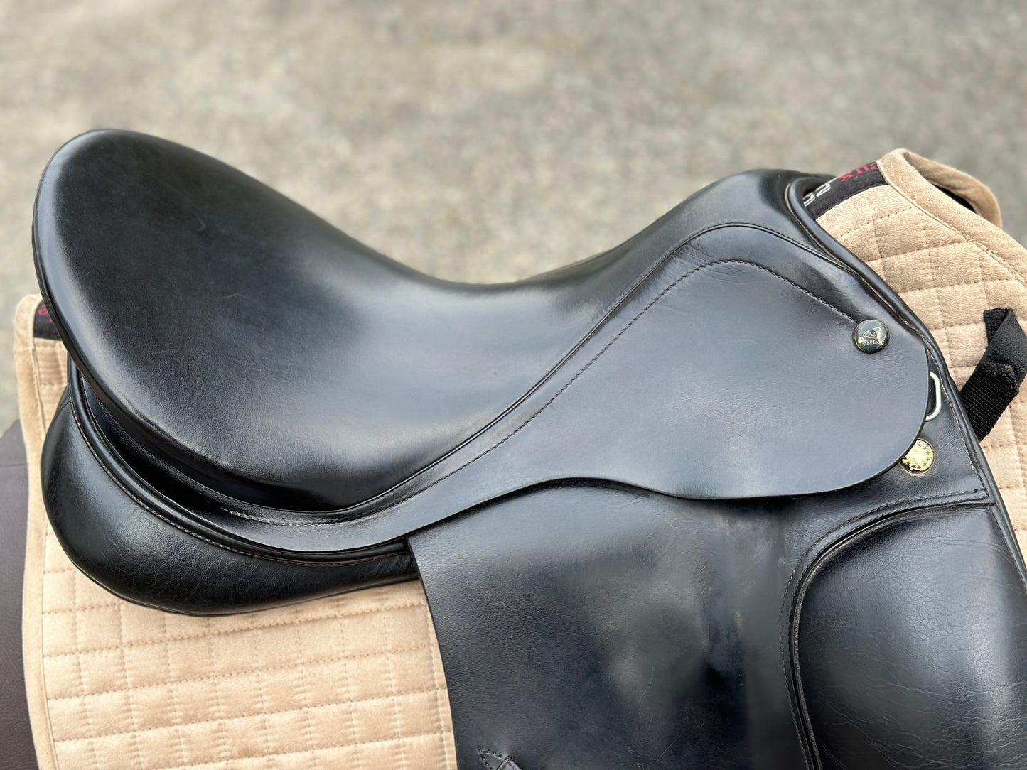 Prestige Top Dressage SP 17 Zoll +2 Keilkissen wie Modena