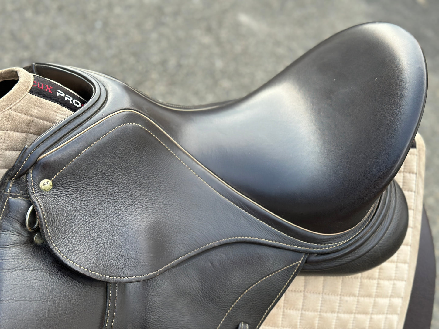 Schleese Bubi dressage saddle brown 17.5 inches