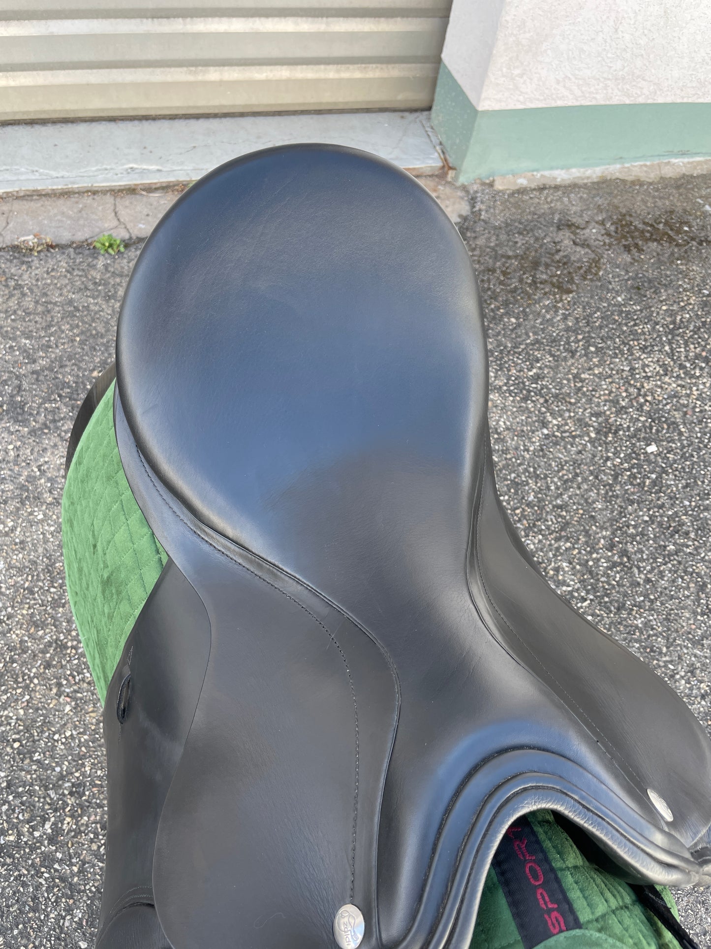Zaldi New Kent dressage saddle 17.5 inches