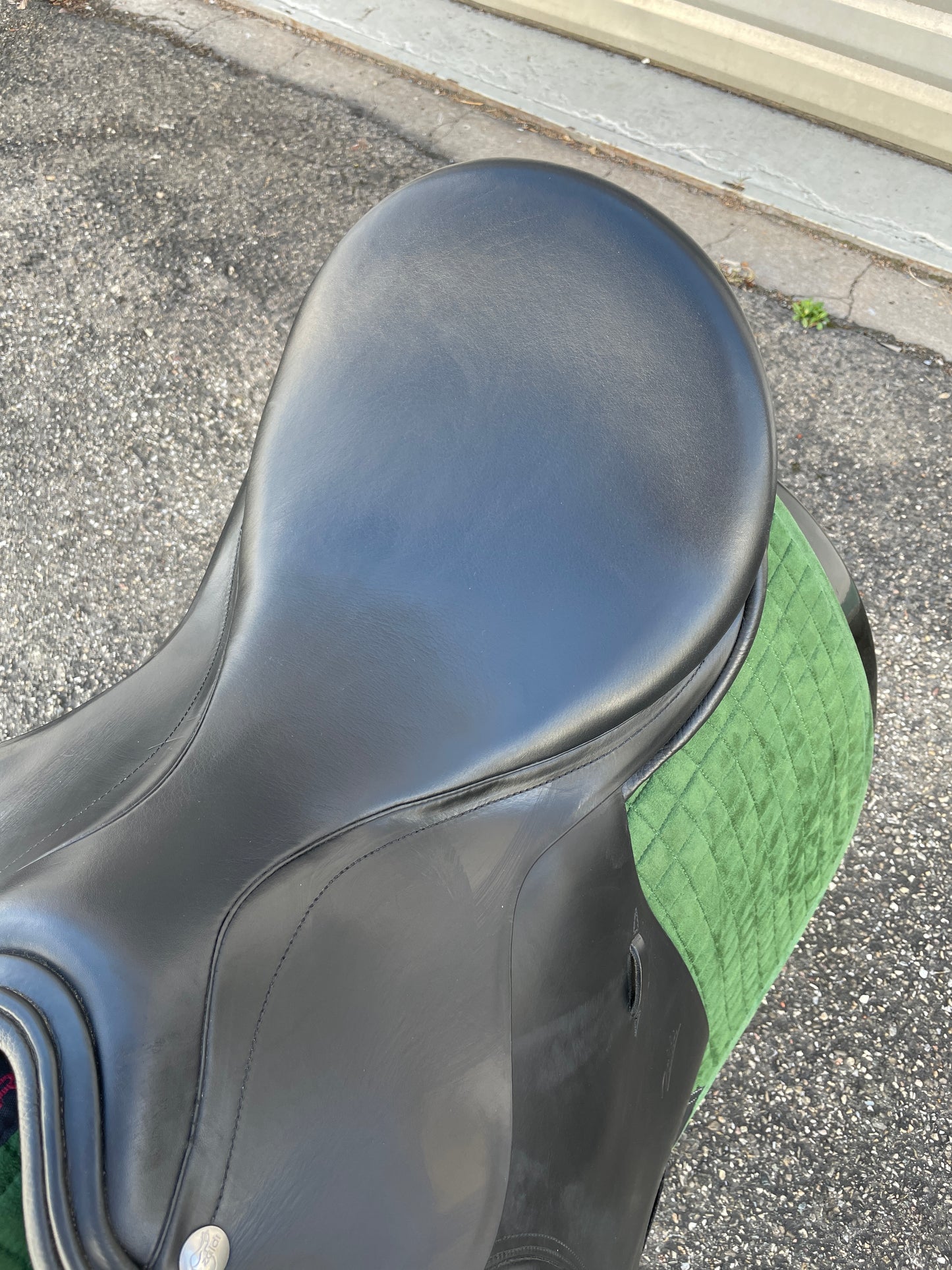 Zaldi New Kent dressage saddle 17.5 inches