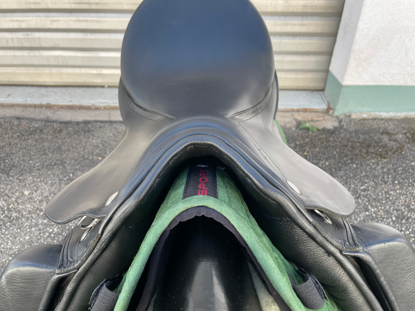 Zaldi New Kent dressage saddle 17.5 inches