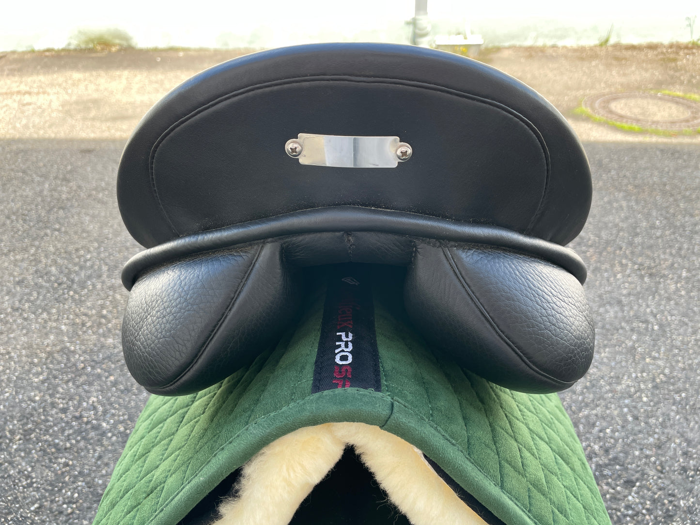 Zaldi New Kent dressage saddle 17.5 inches