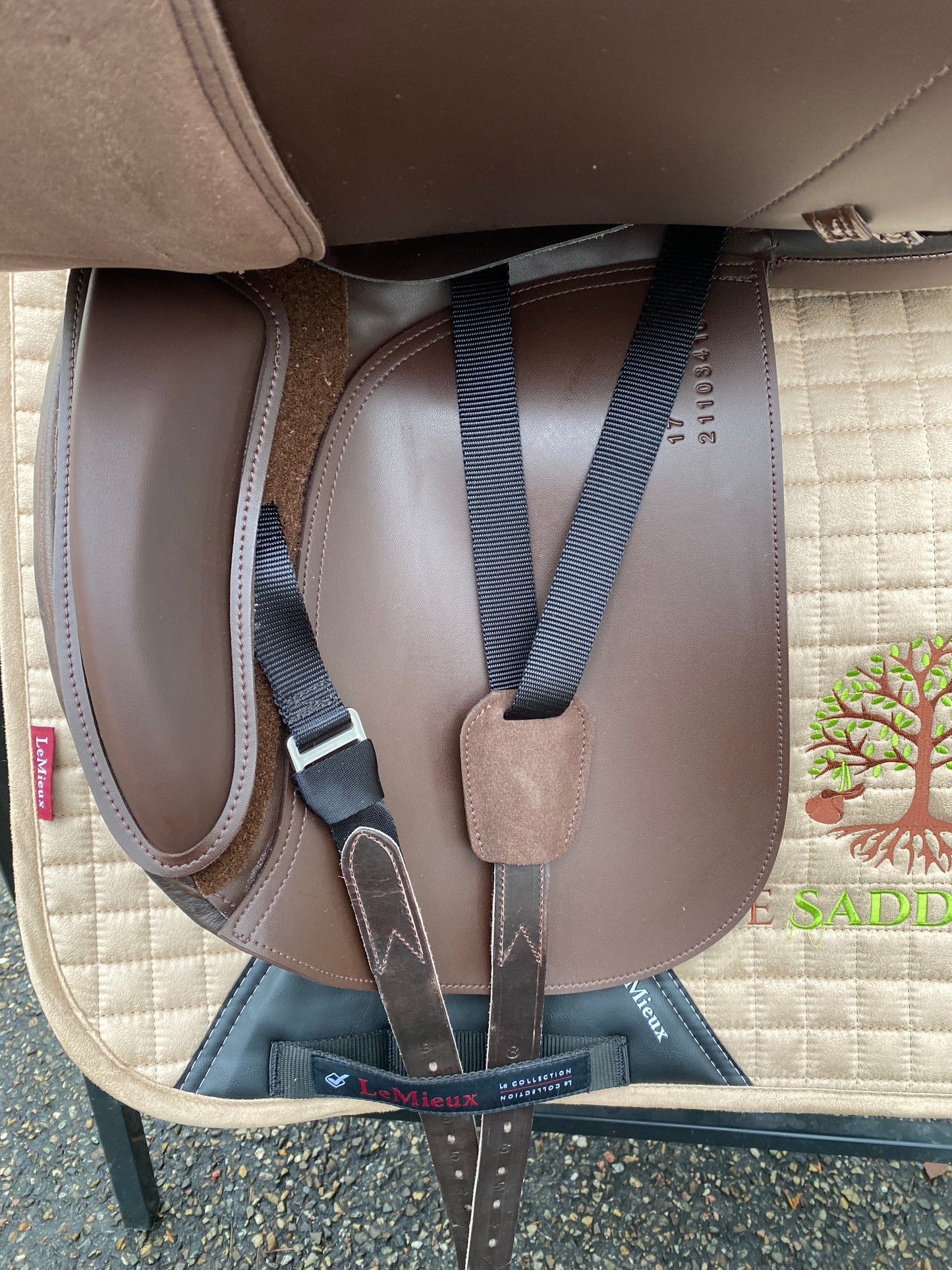 Ikonic Light Dressursattel Klettpauschen Hybrid