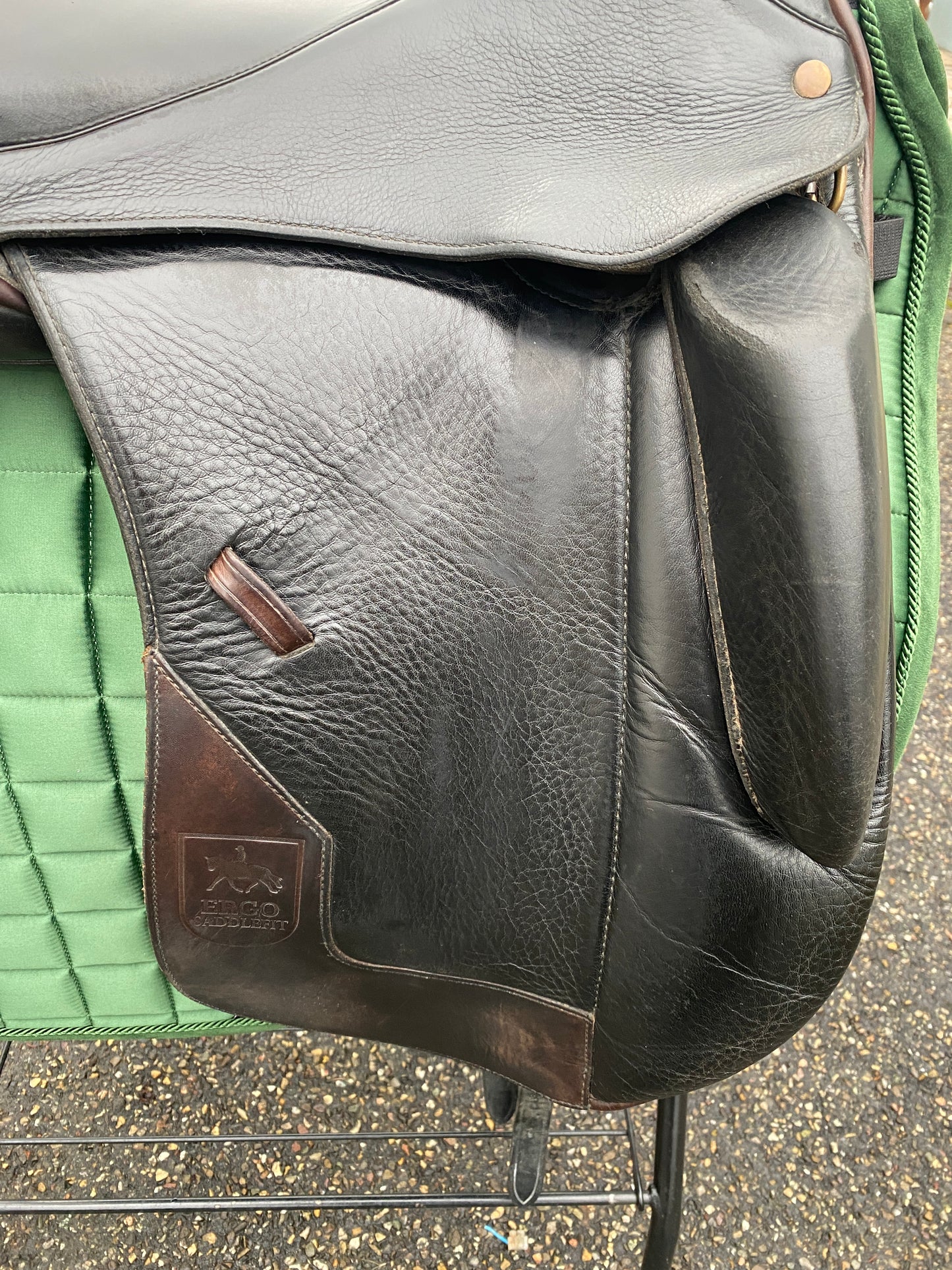 Hennig ESF Ergo Saddlefit Platin Dressursattel Monoblatt 17,5 Zoll