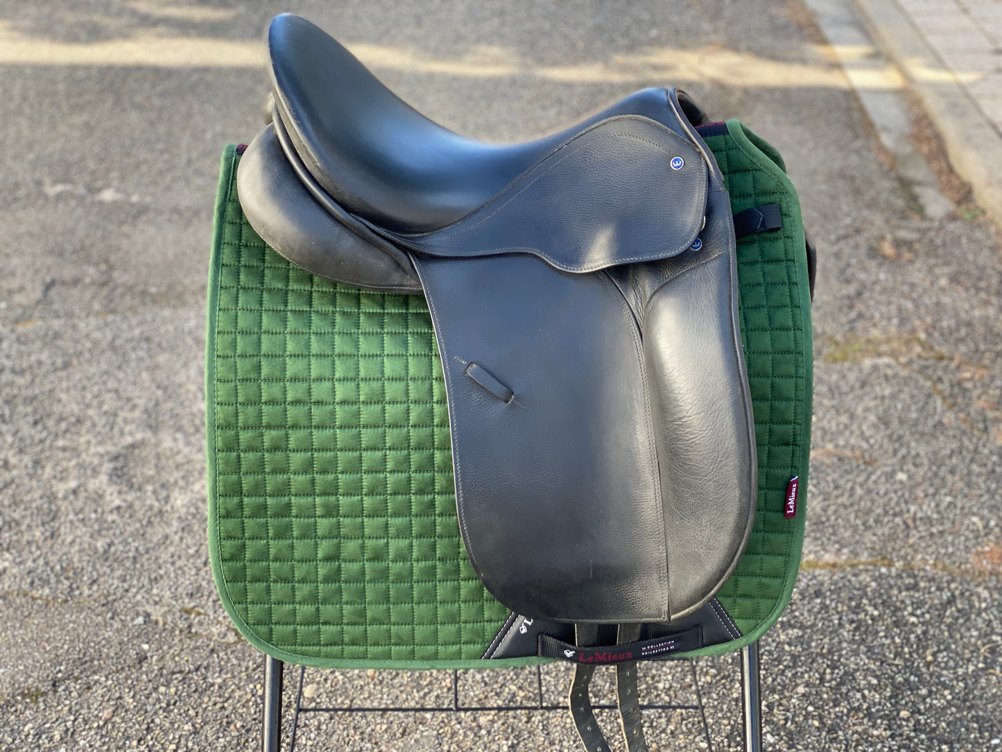 Queen Dressage Dressursattel 17,5 Zoll