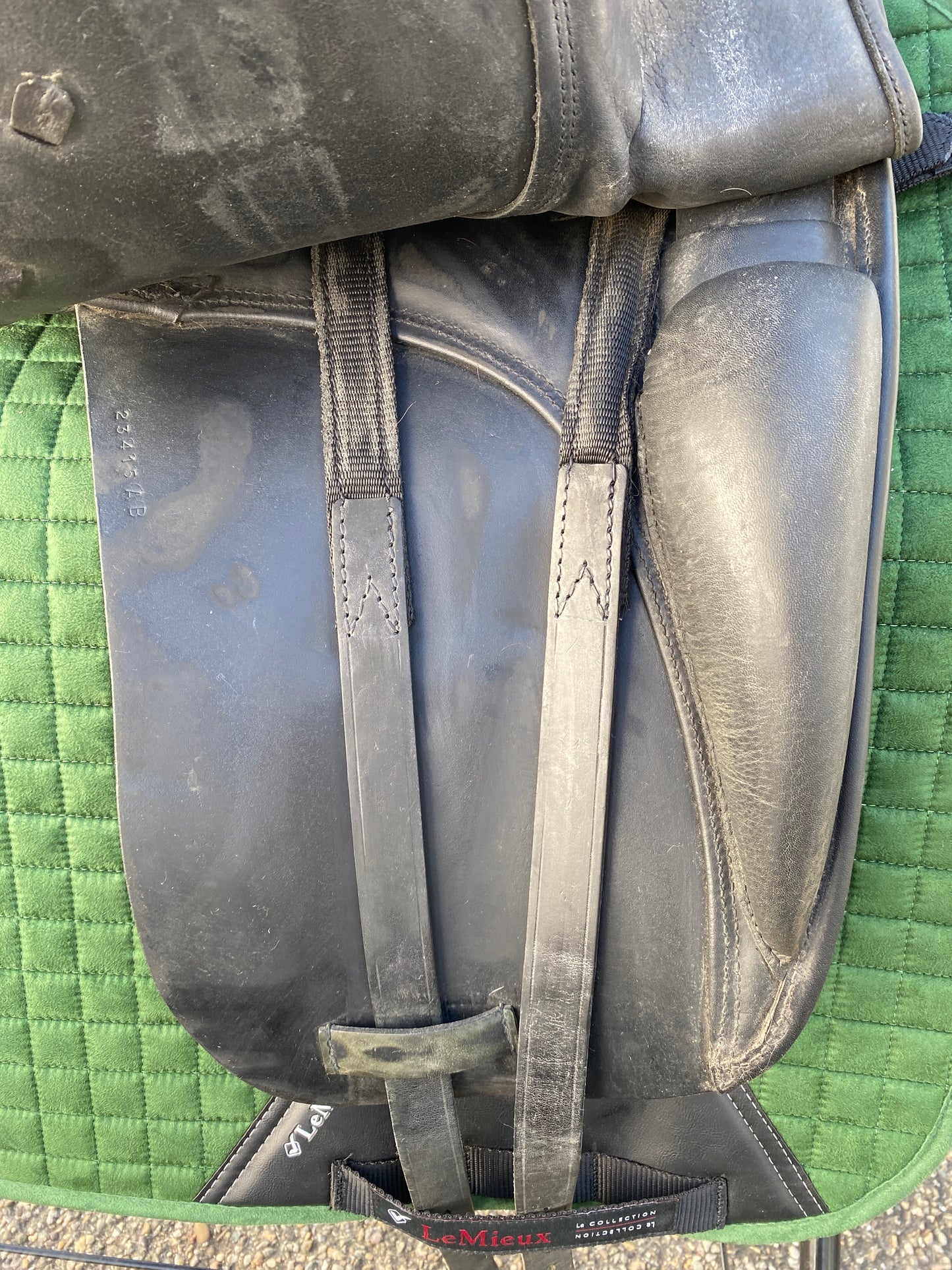 Queen Dressage Dressursattel 17,5 Zoll