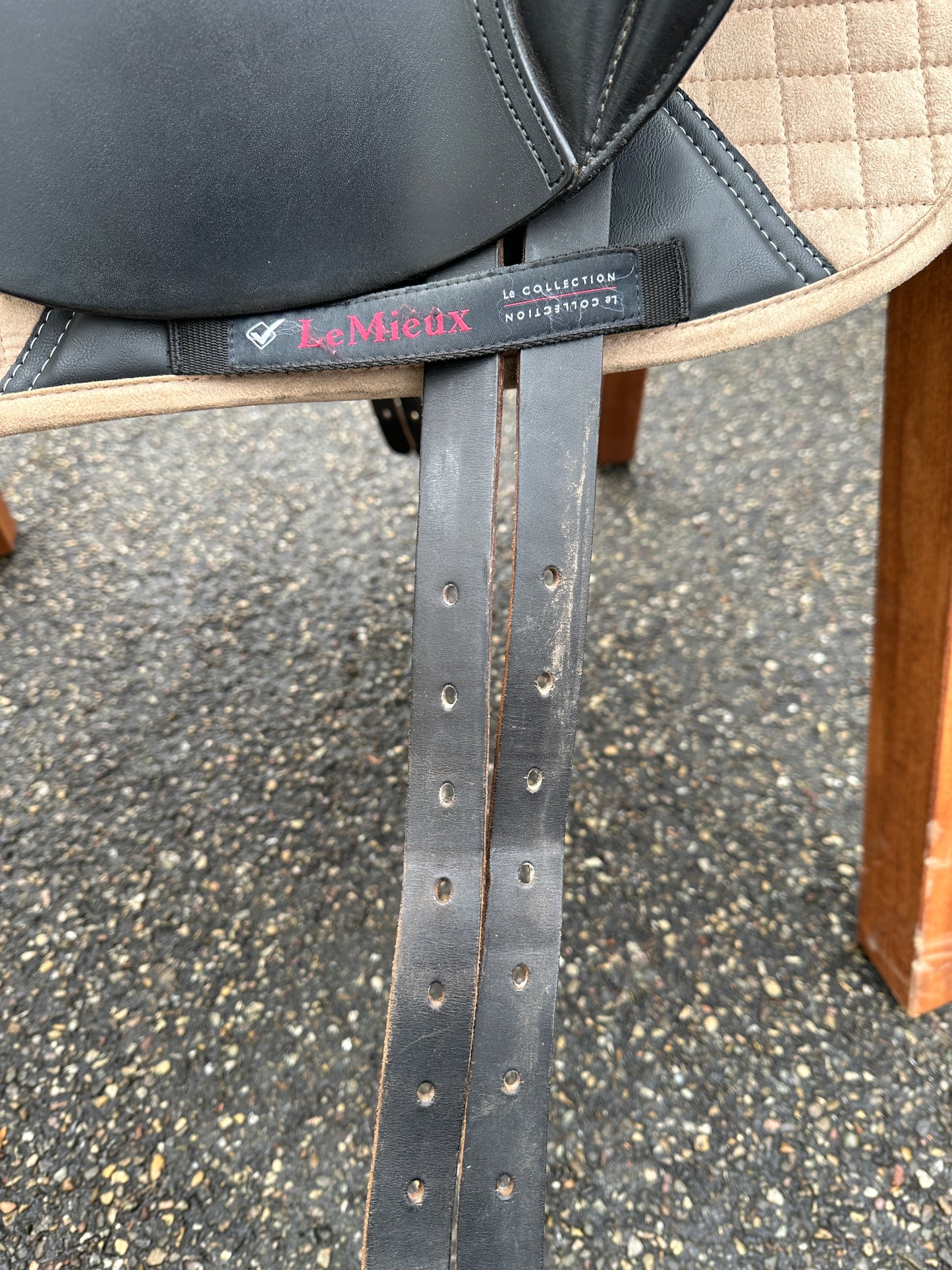 3S Dressursattel 17,5 Zoll mit Stabilizerkissen
