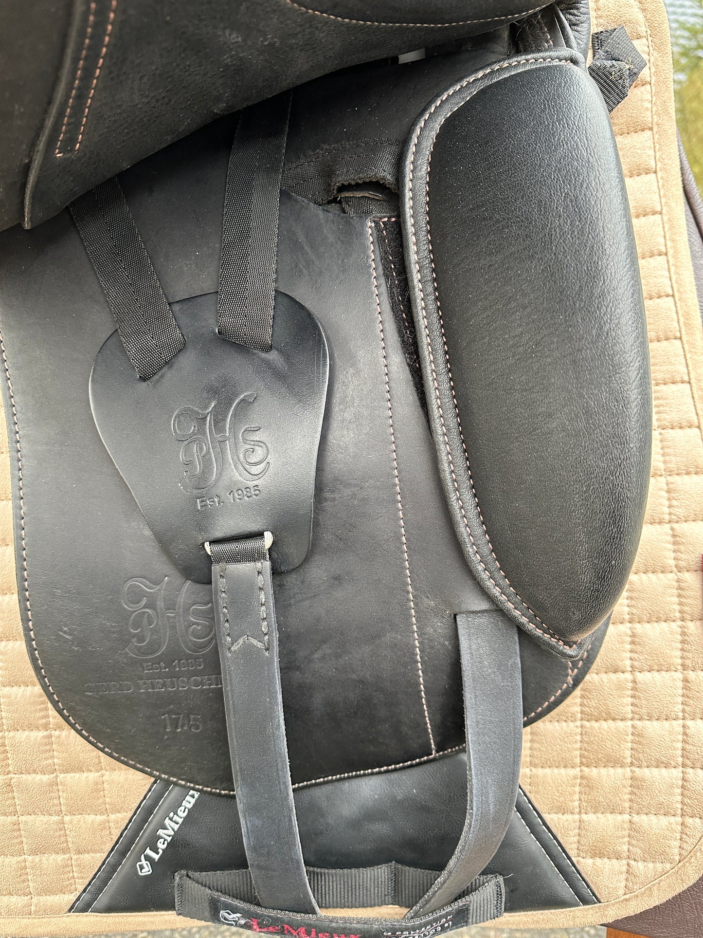 Horobin Gerd Heuschmann dressage saddle as good as new 17.5 inch shoulder clearance
