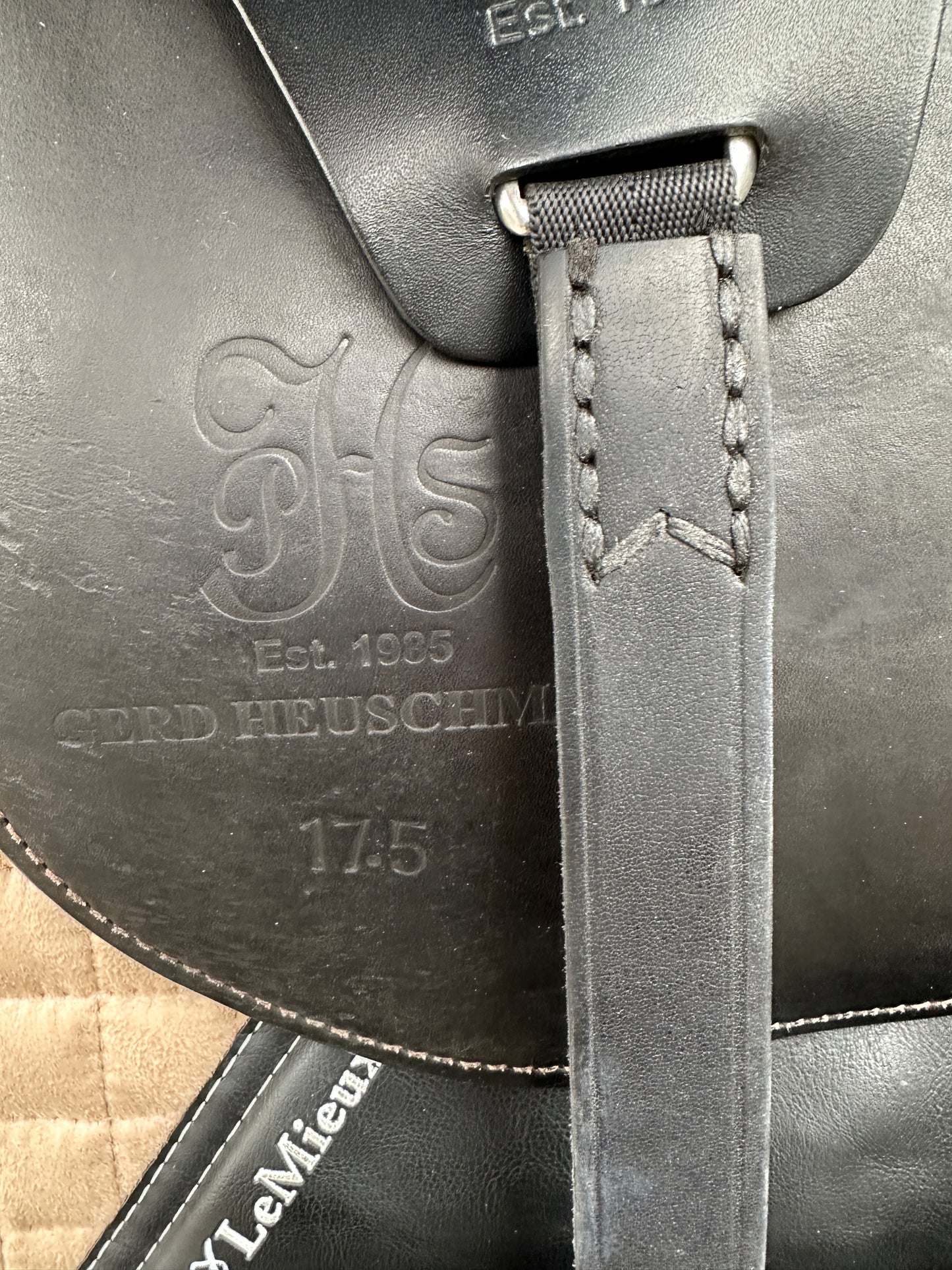 Horobin Gerd Heuschmann dressage saddle as good as new 17.5 inch shoulder clearance