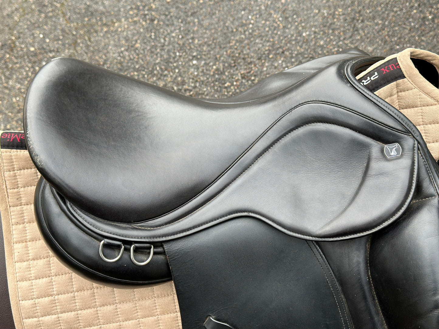 3S Dressursattel 17,5 Zoll mit Stabilizerkissen