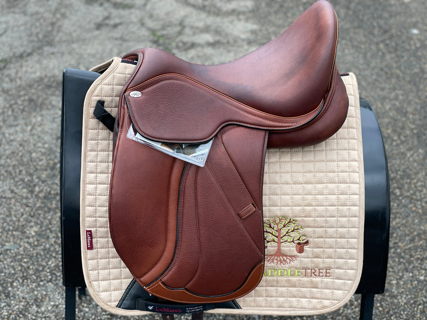 Jorge Canaves Belgrano Dressursattel Monoblatt NEU