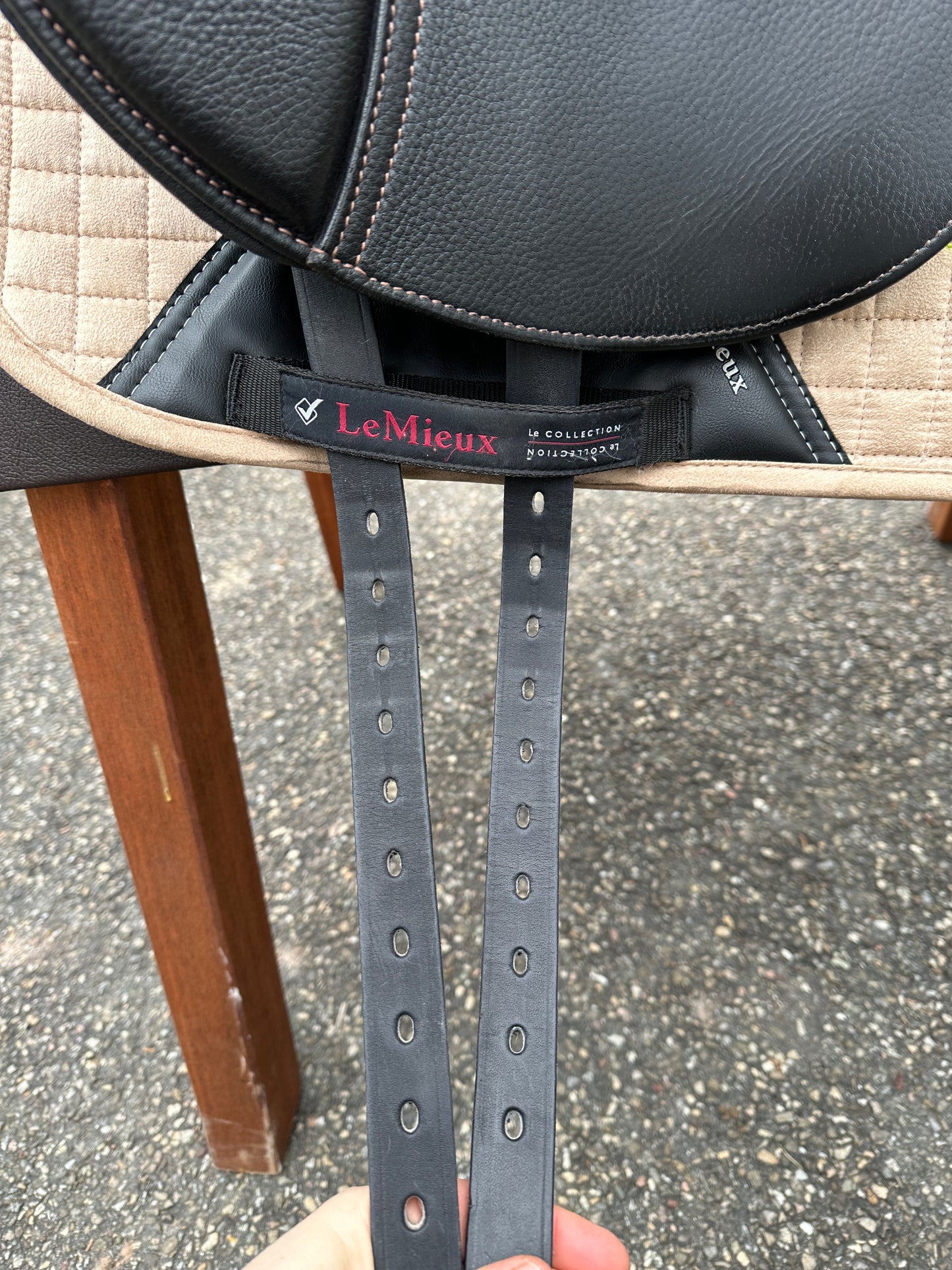 Horobin Gerd Heuschmann dressage saddle as good as new 17.5 inch shoulder clearance