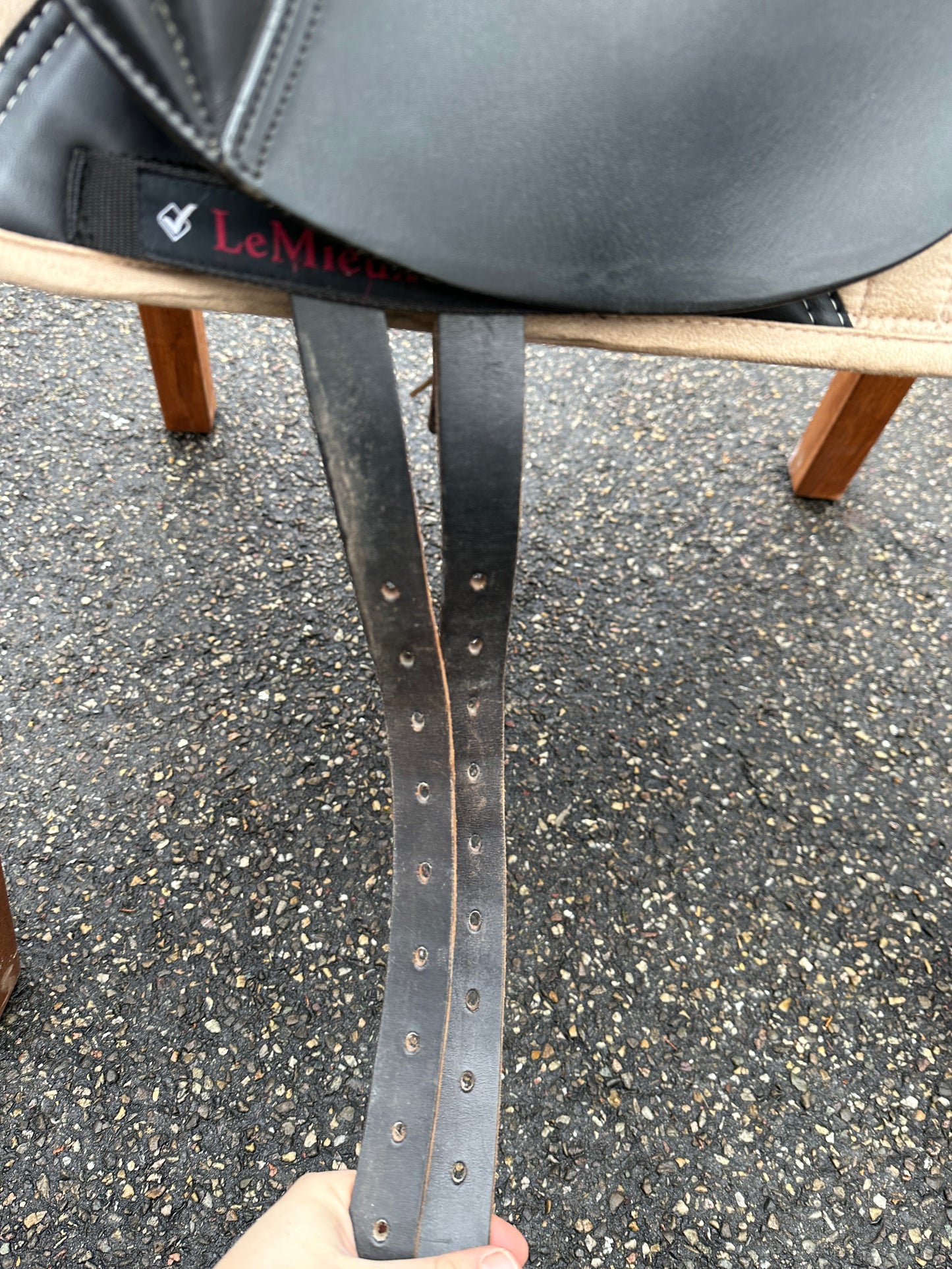 3S Dressursattel 17,5 Zoll mit Stabilizerkissen