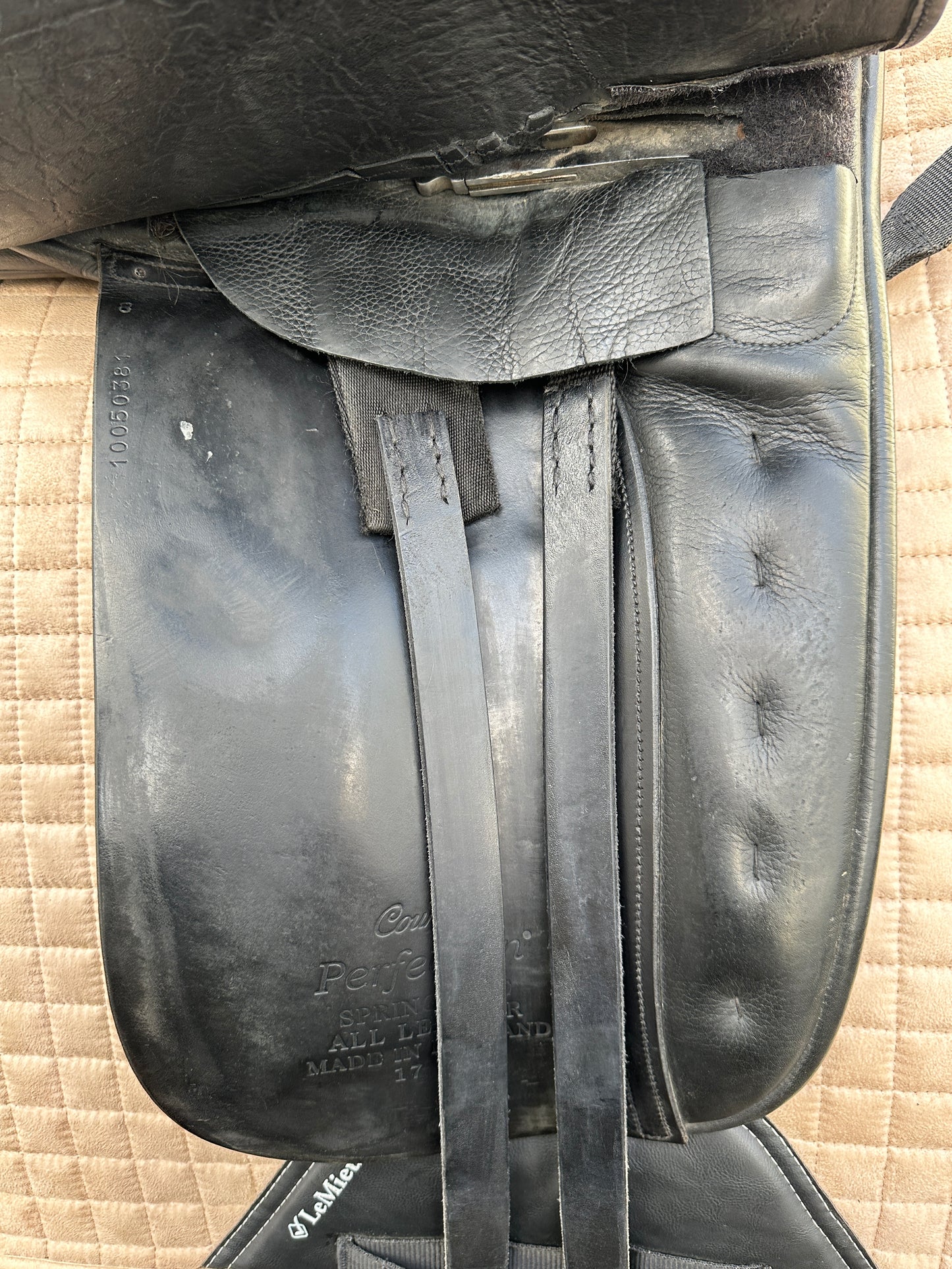 County Perfection Dressage Saddle 17 inch W