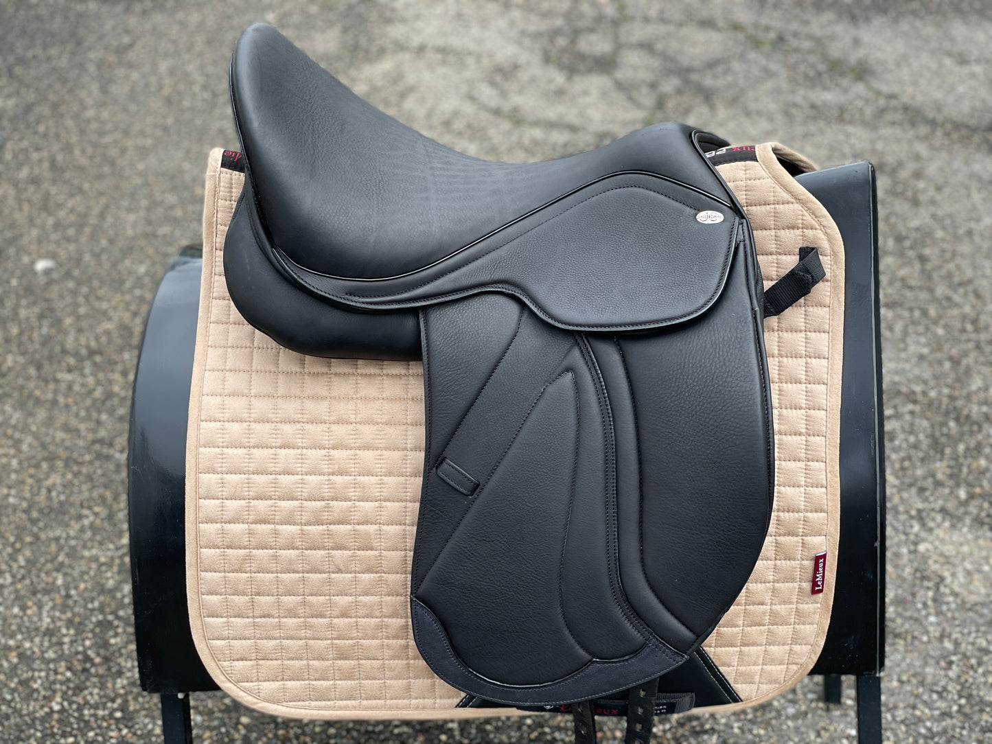 Jorge Canaves Belgrano Dressursattel Monoblatt NEU